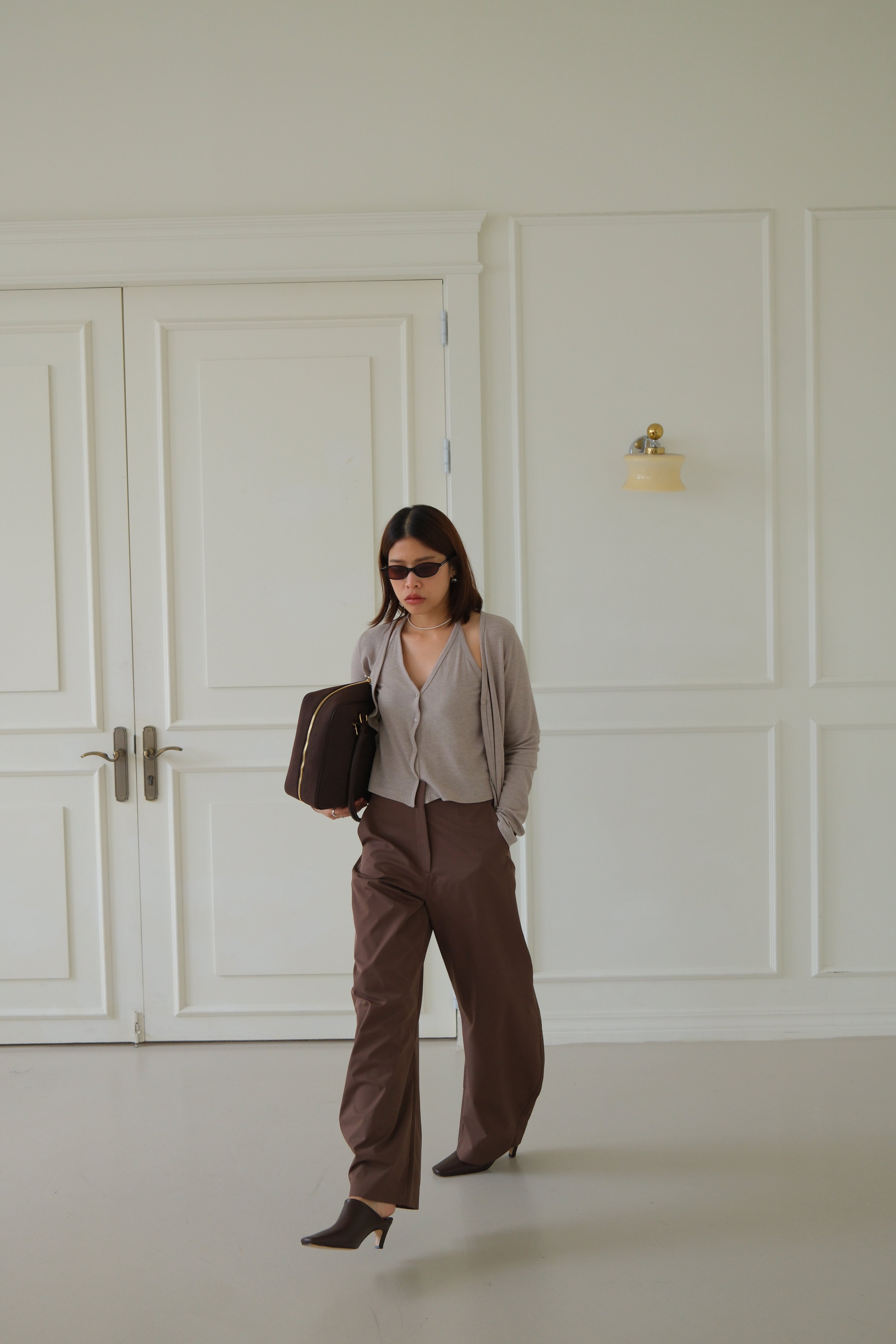 high-rise curved silhouette pants