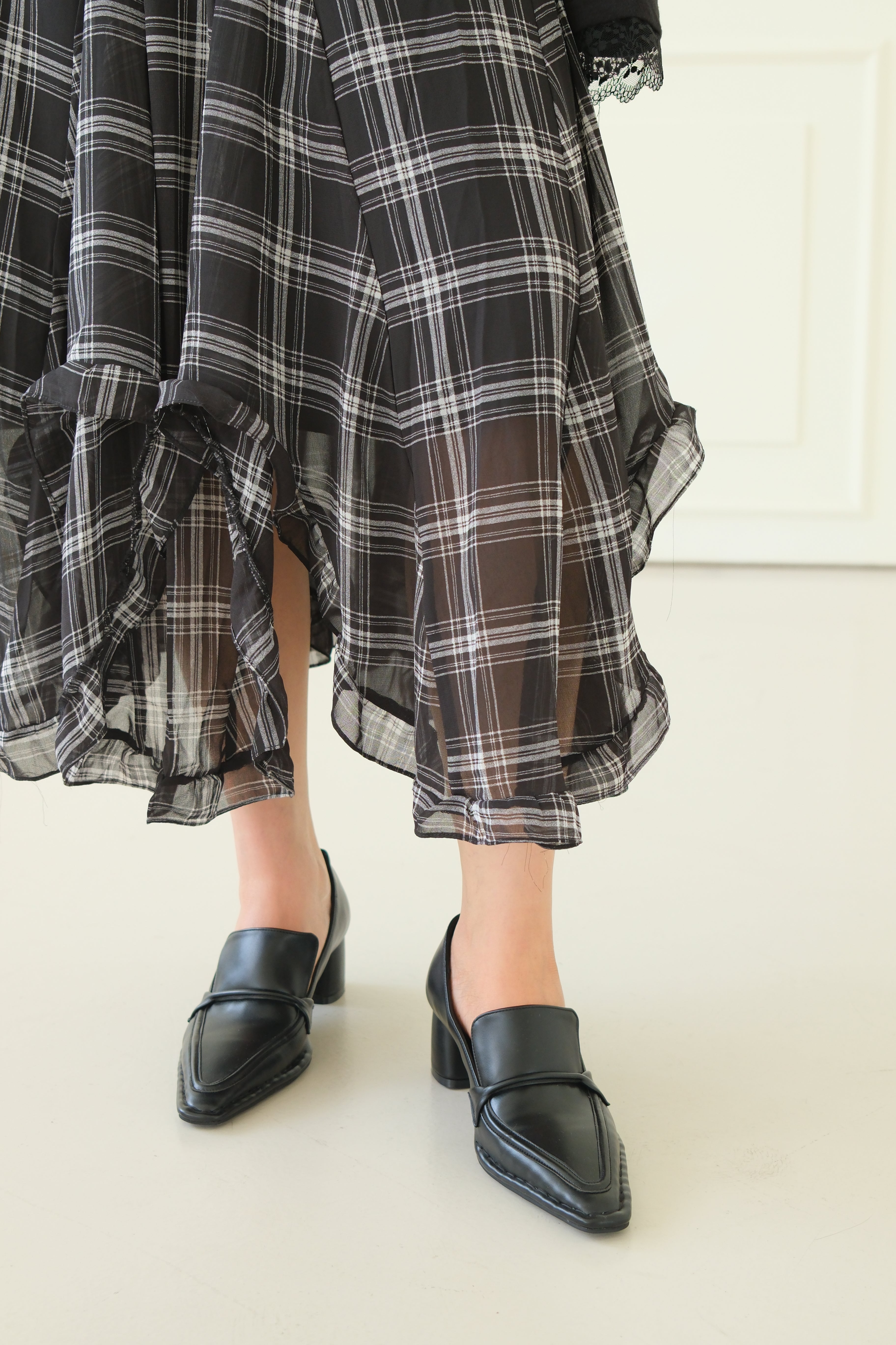 plaid unbalance sheer skirt