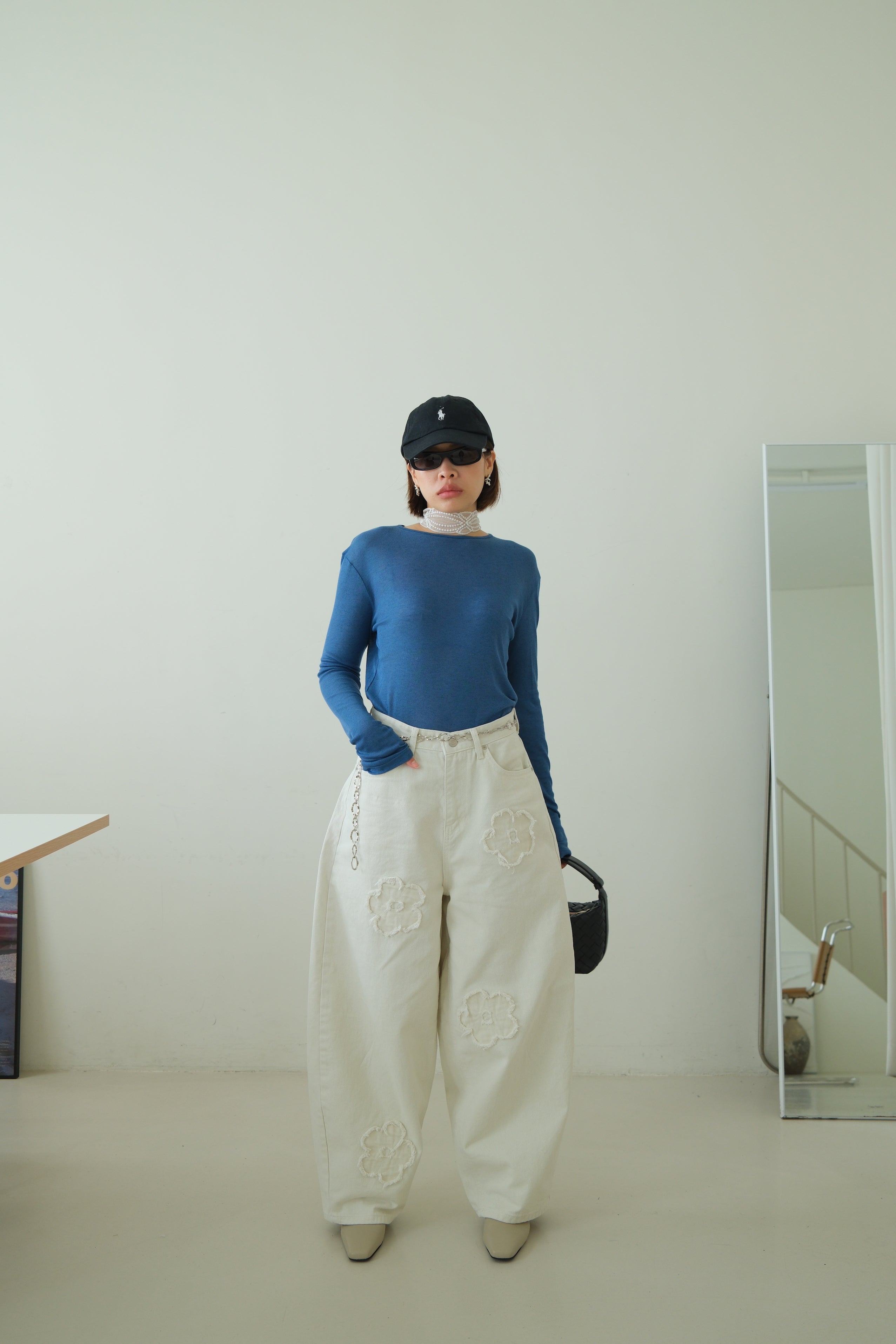 Tonal Embroidered Balloon Jeans