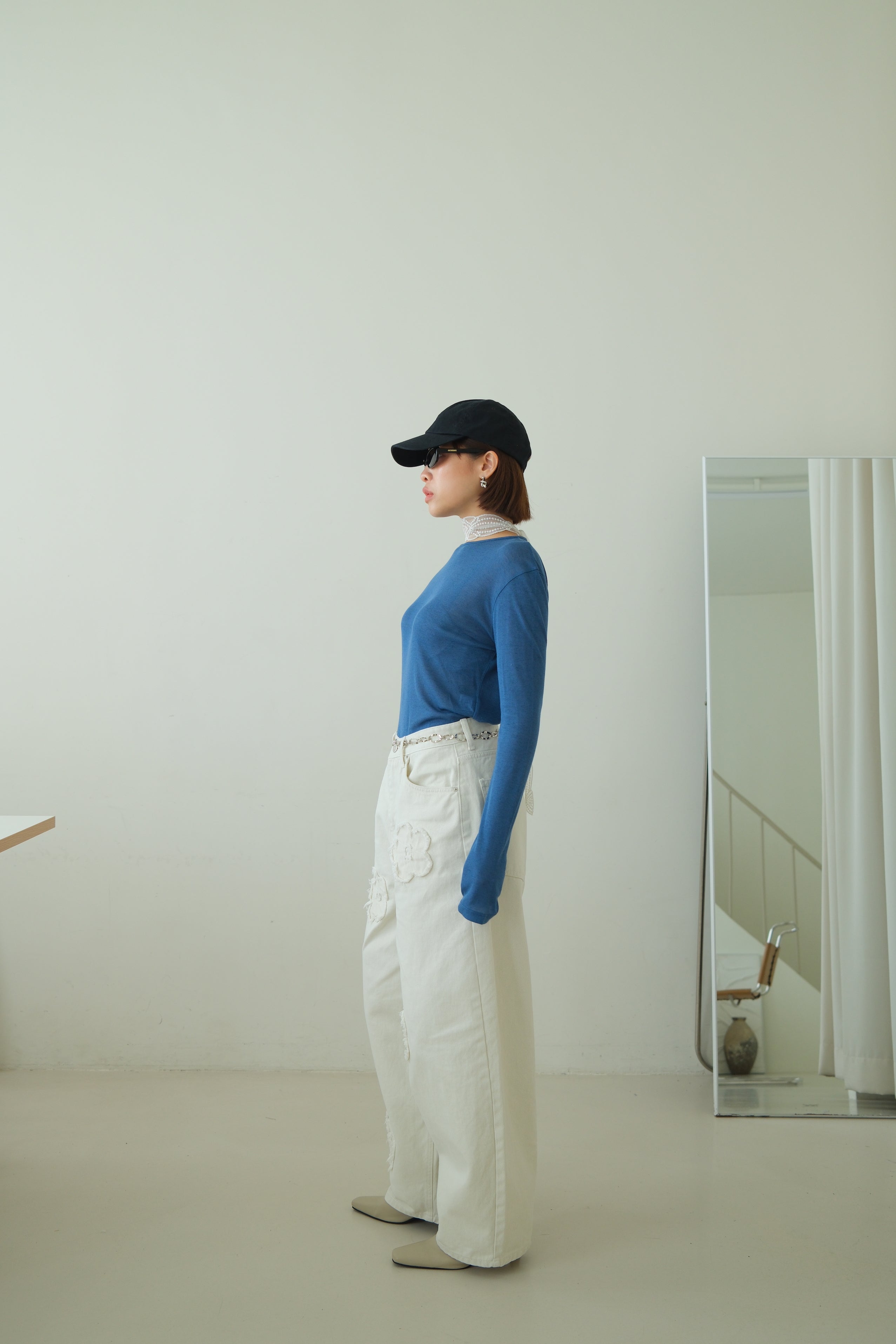 Tonal Embroidered Balloon Jeans