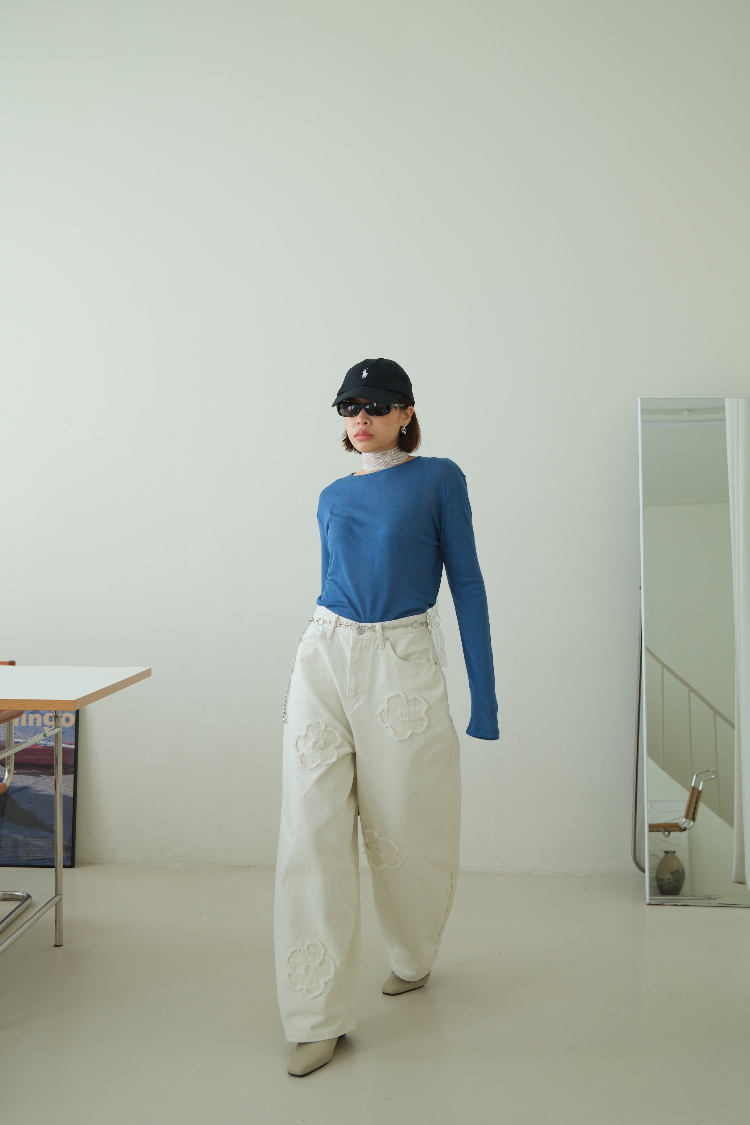 Tonal Embroidered Balloon Jeans