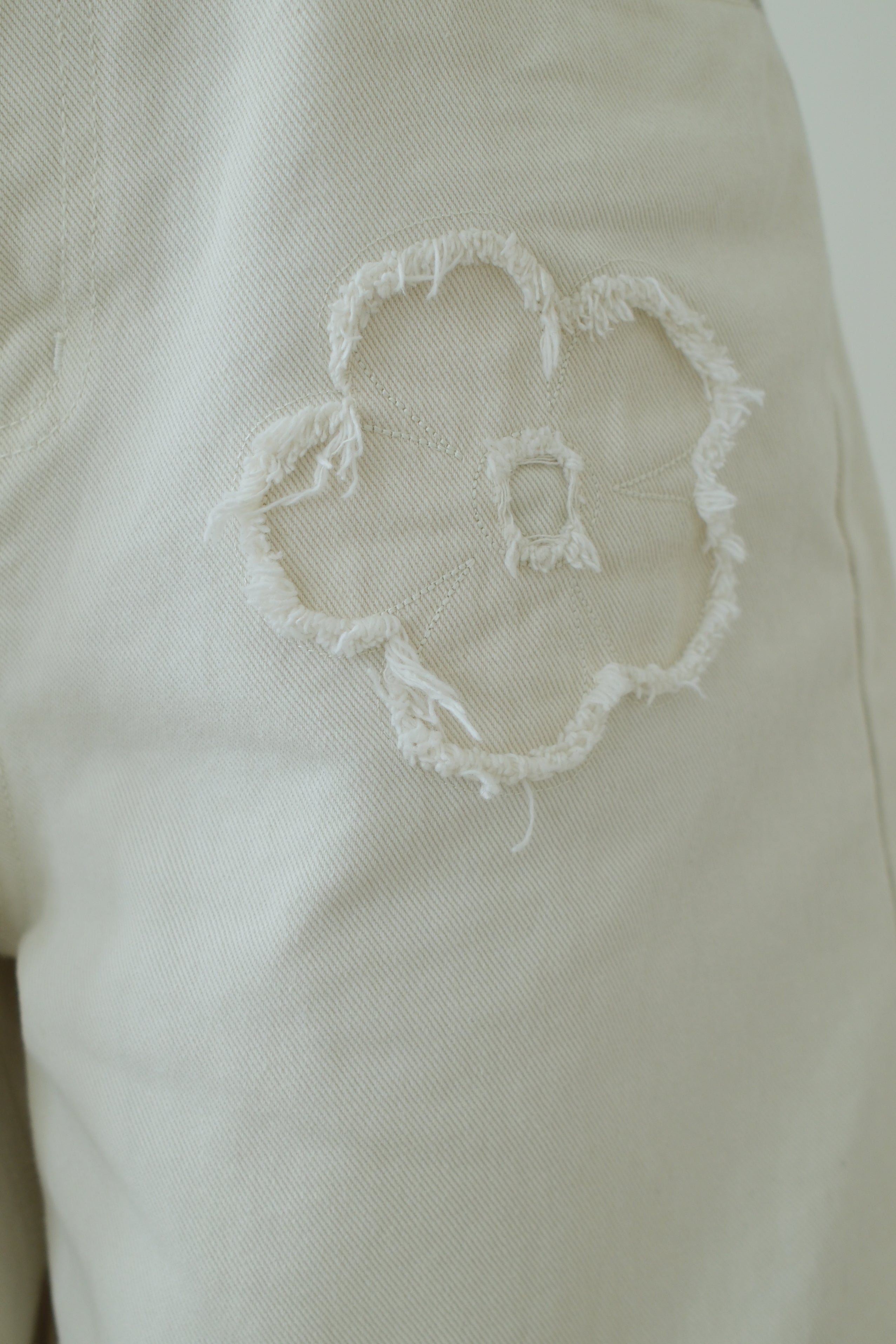 Tonal Embroidered Balloon Jeans