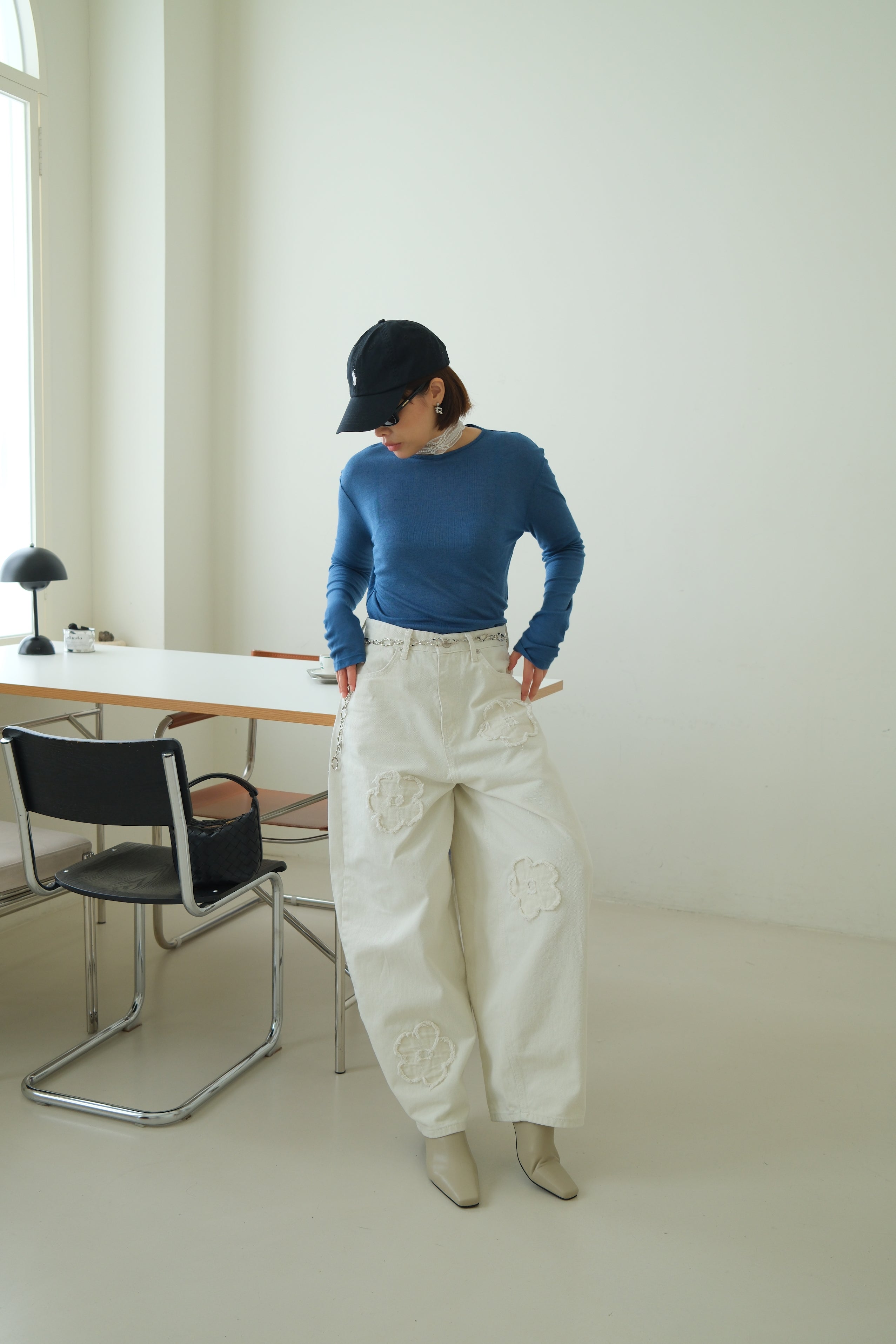 Tonal Embroidered Balloon Jeans