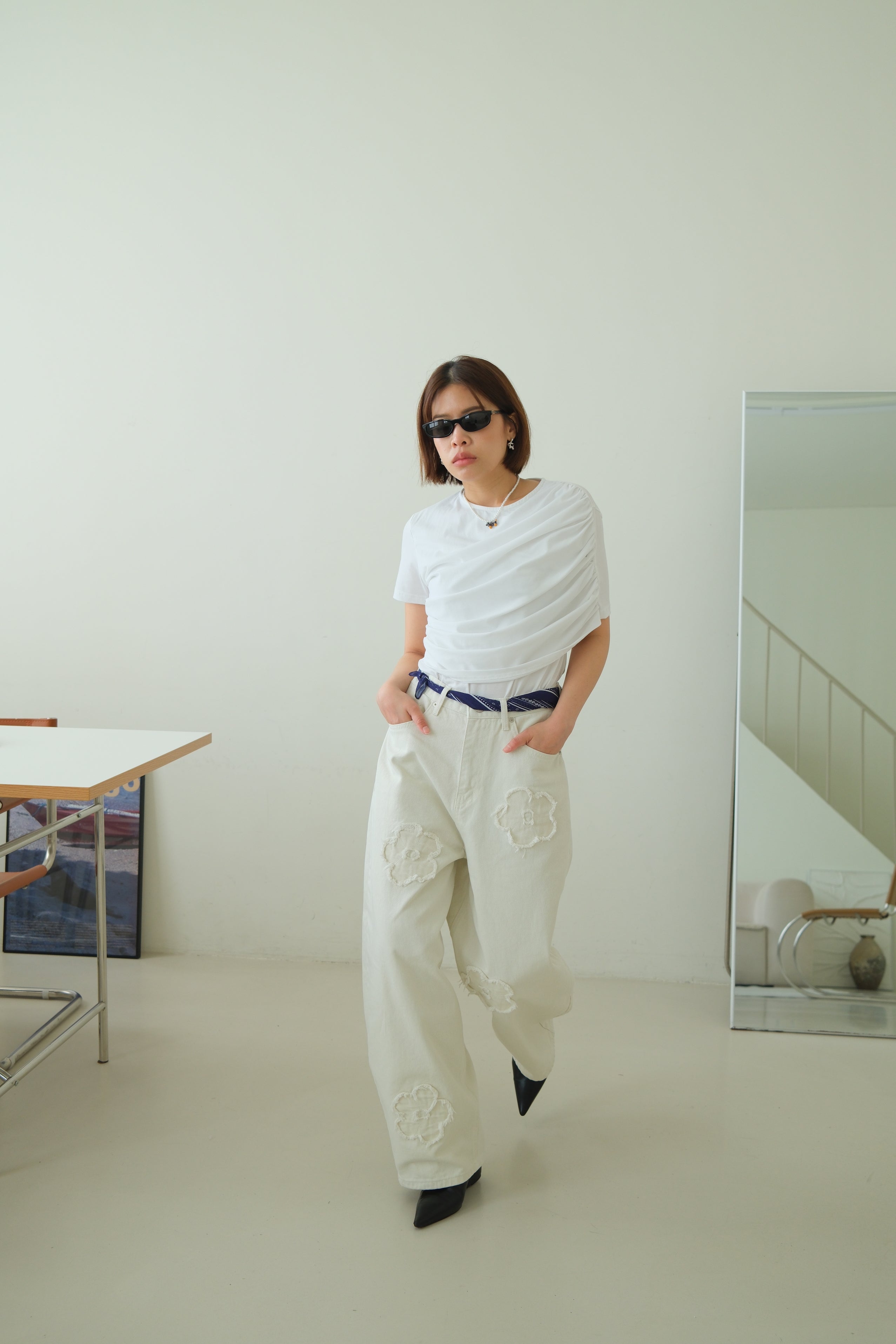 Tonal Embroidered Balloon Jeans