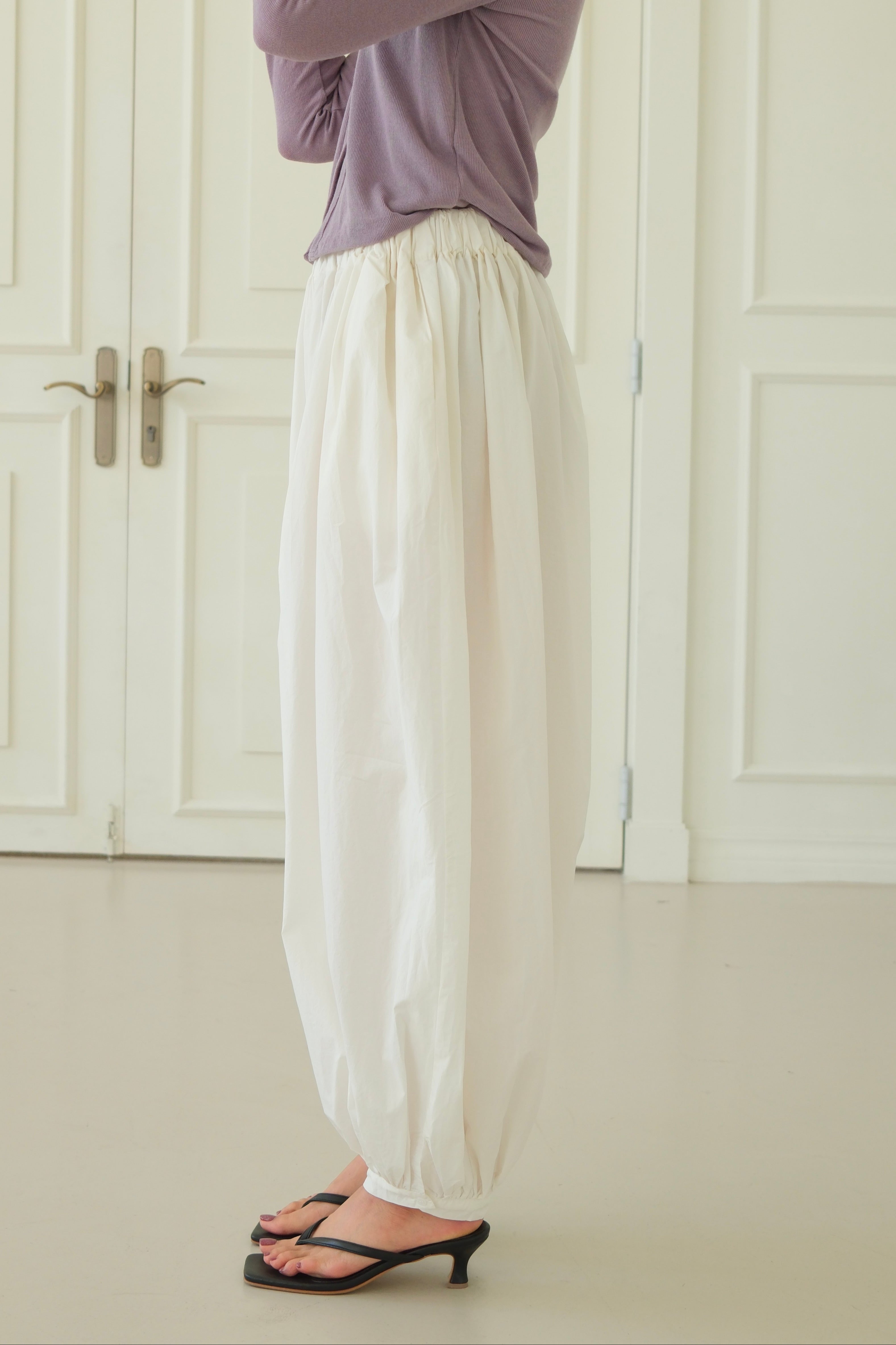 elasticated waist balloon parachute pants