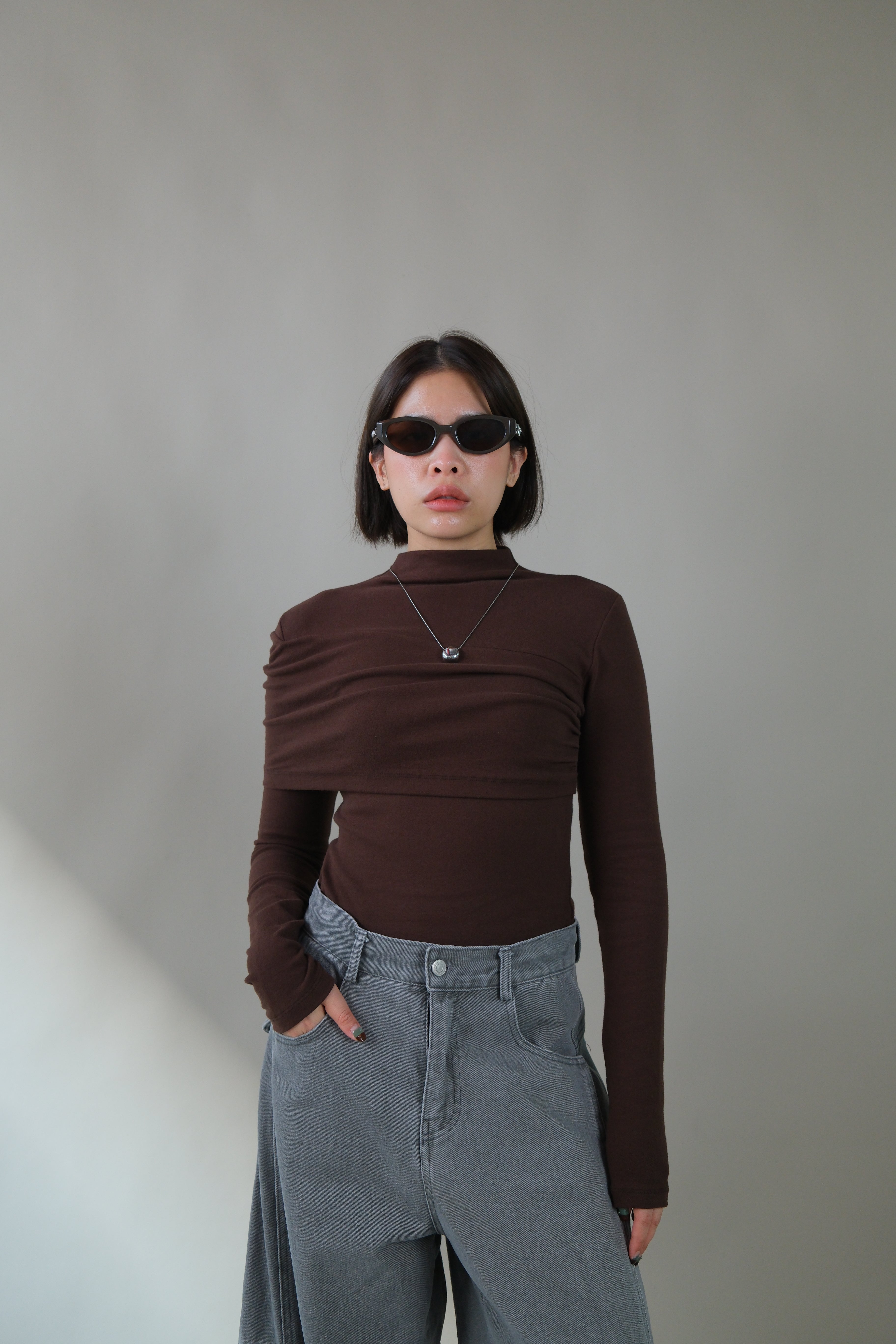 Lilied asymmetry cape sleeve slim tee