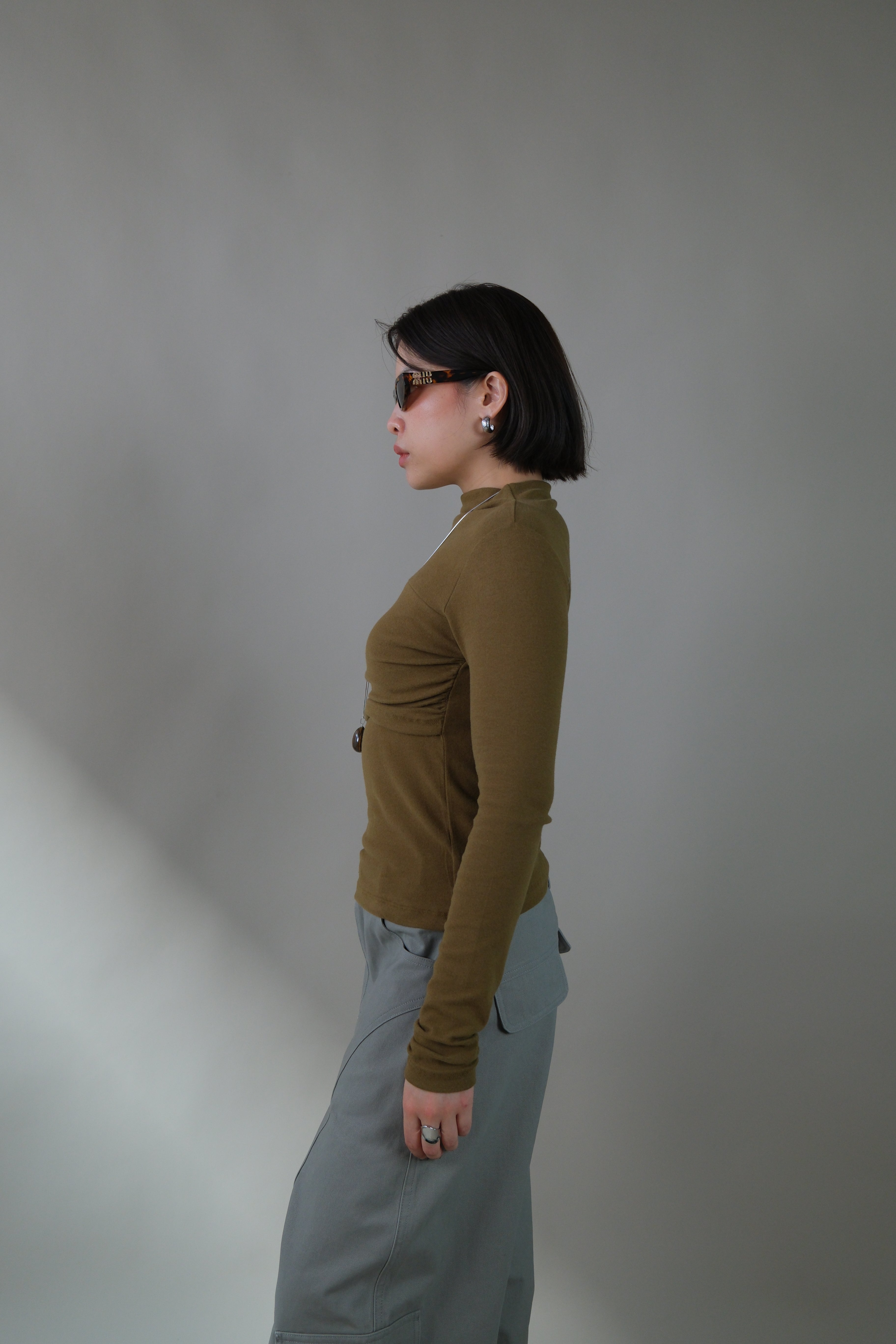 Lilied asymmetry cape sleeve slim tee