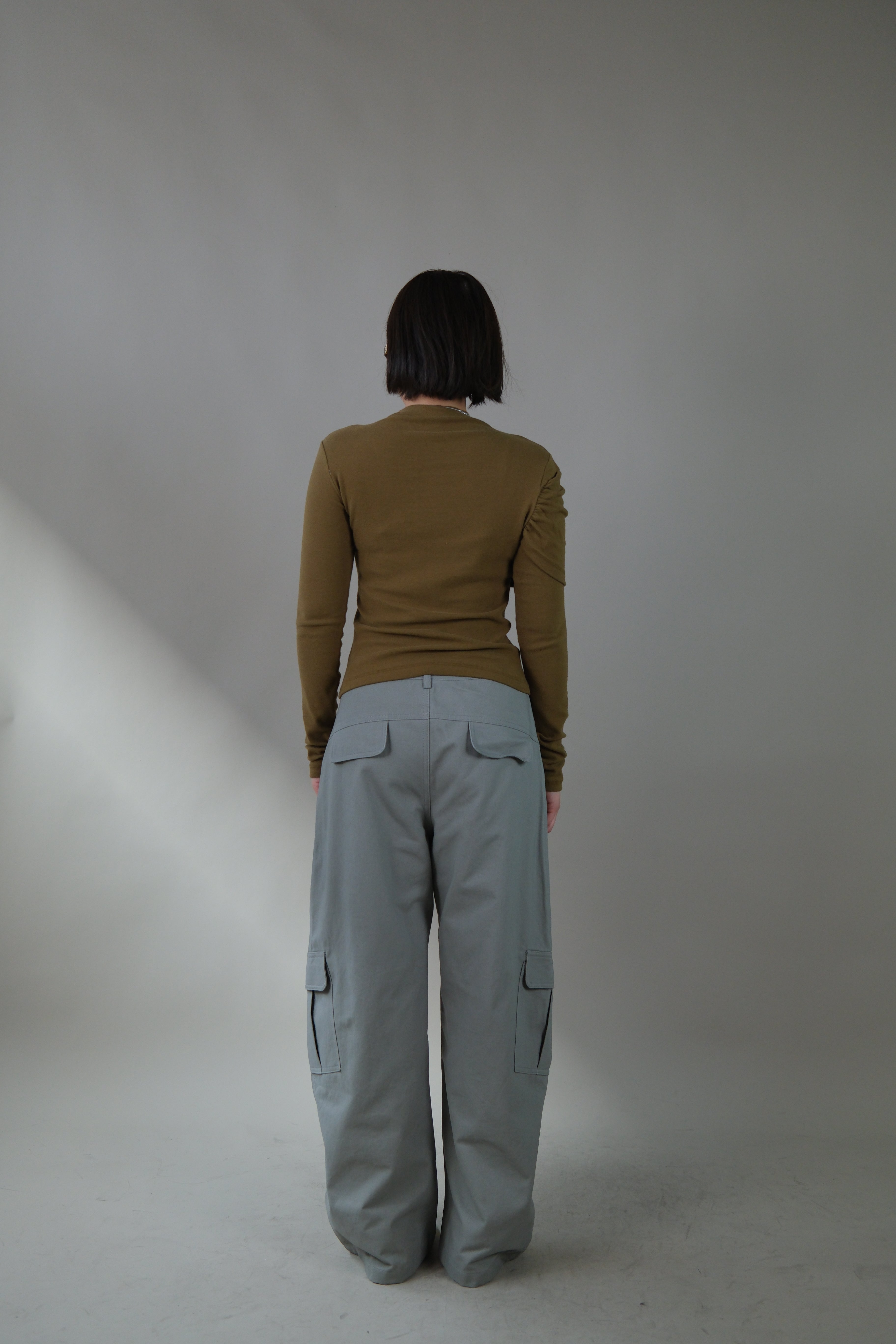 Barrel-leg cargo pocket pants