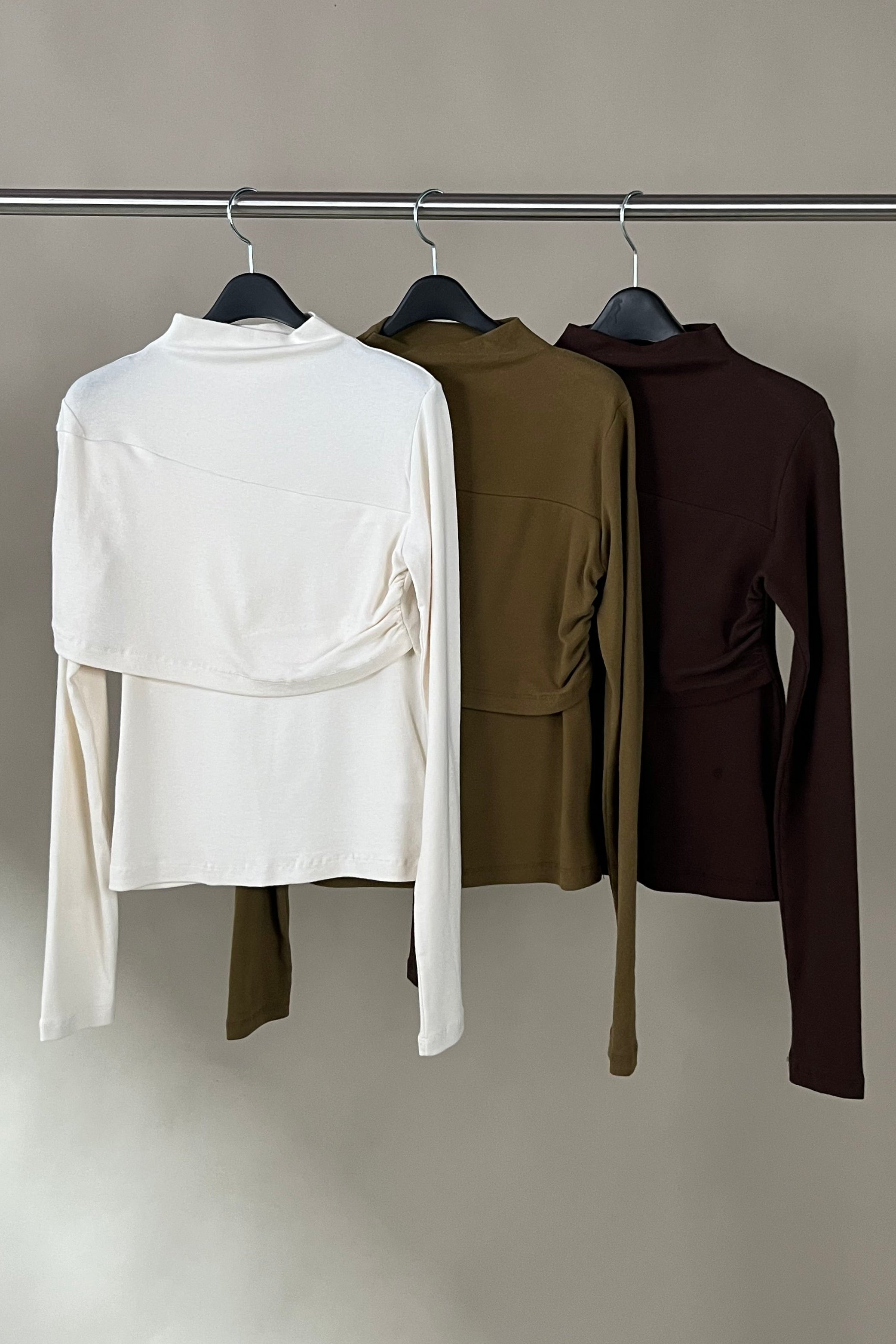 Lilied asymmetry cape sleeve slim tee