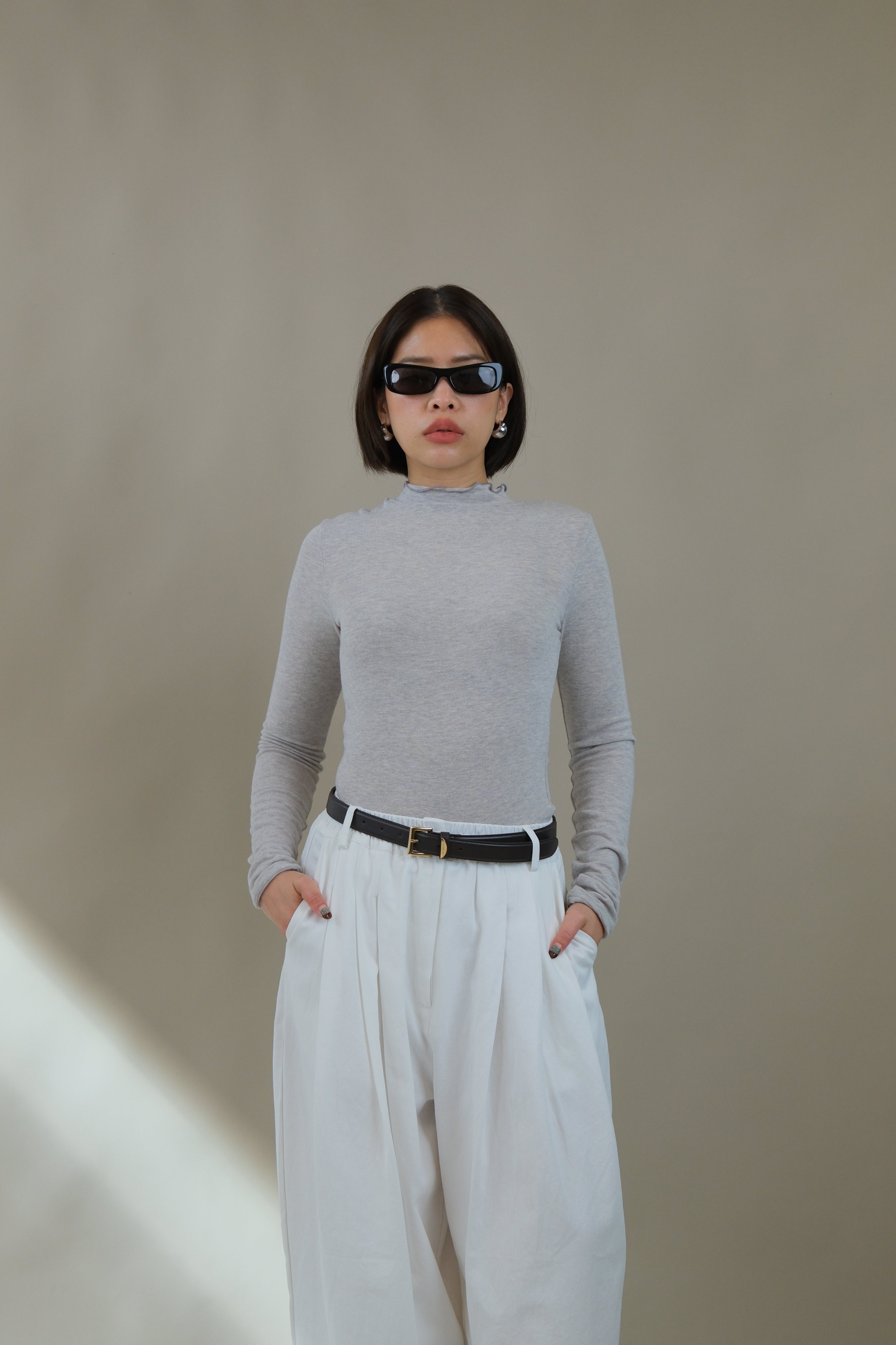 mock neck frill edge long-sleeve tee