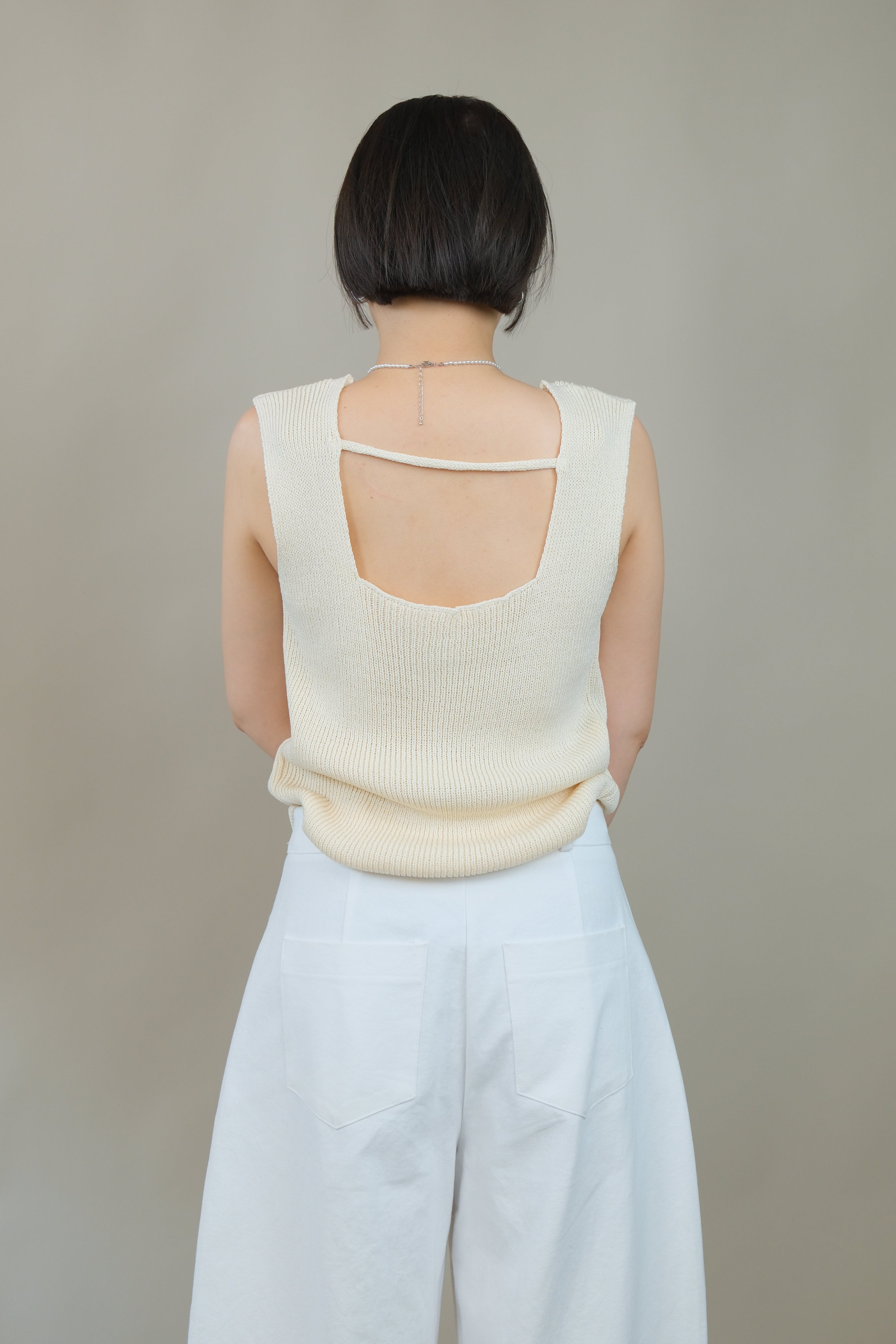Back bar v neck summer knit vest