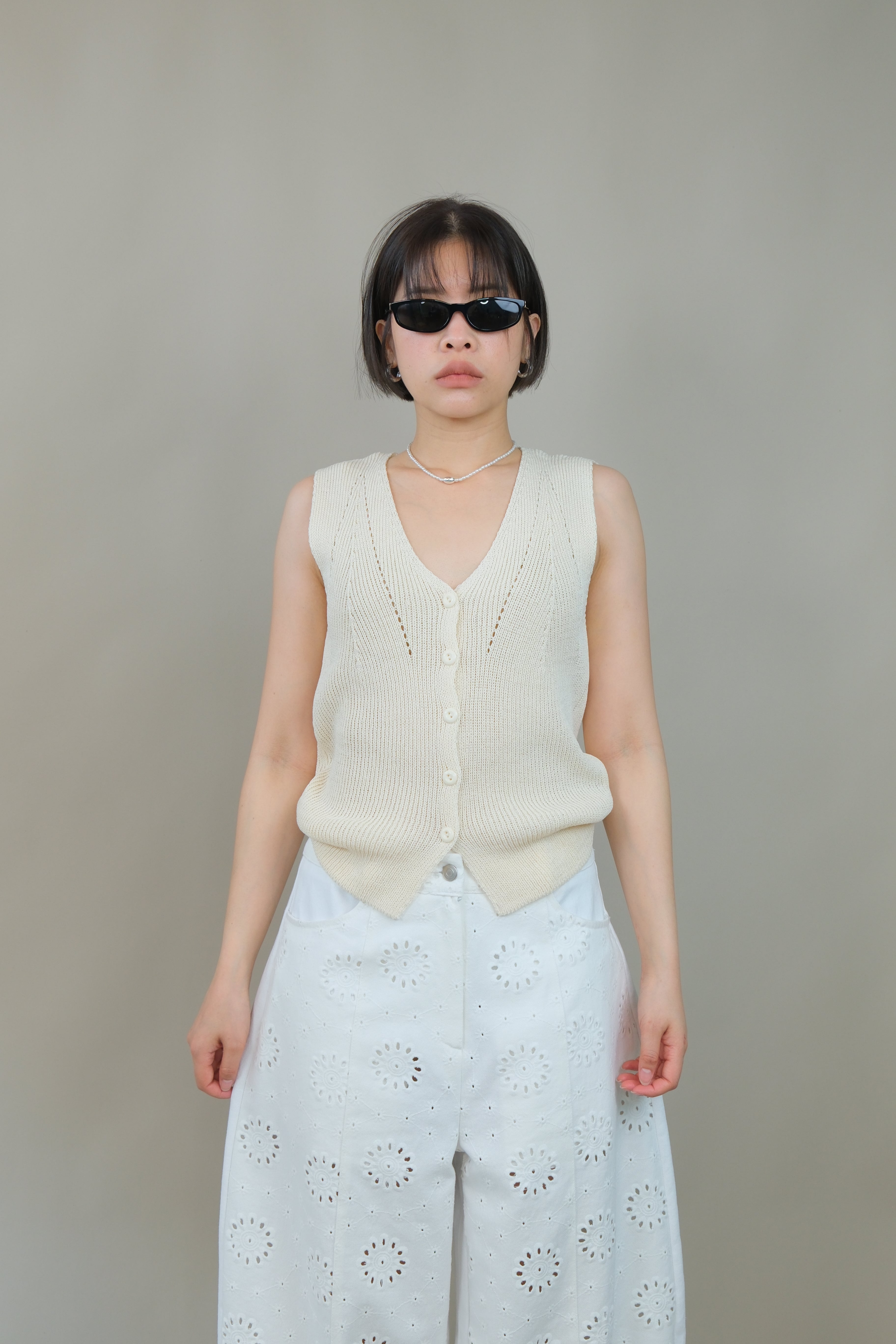 Back bar v neck summer knit vest