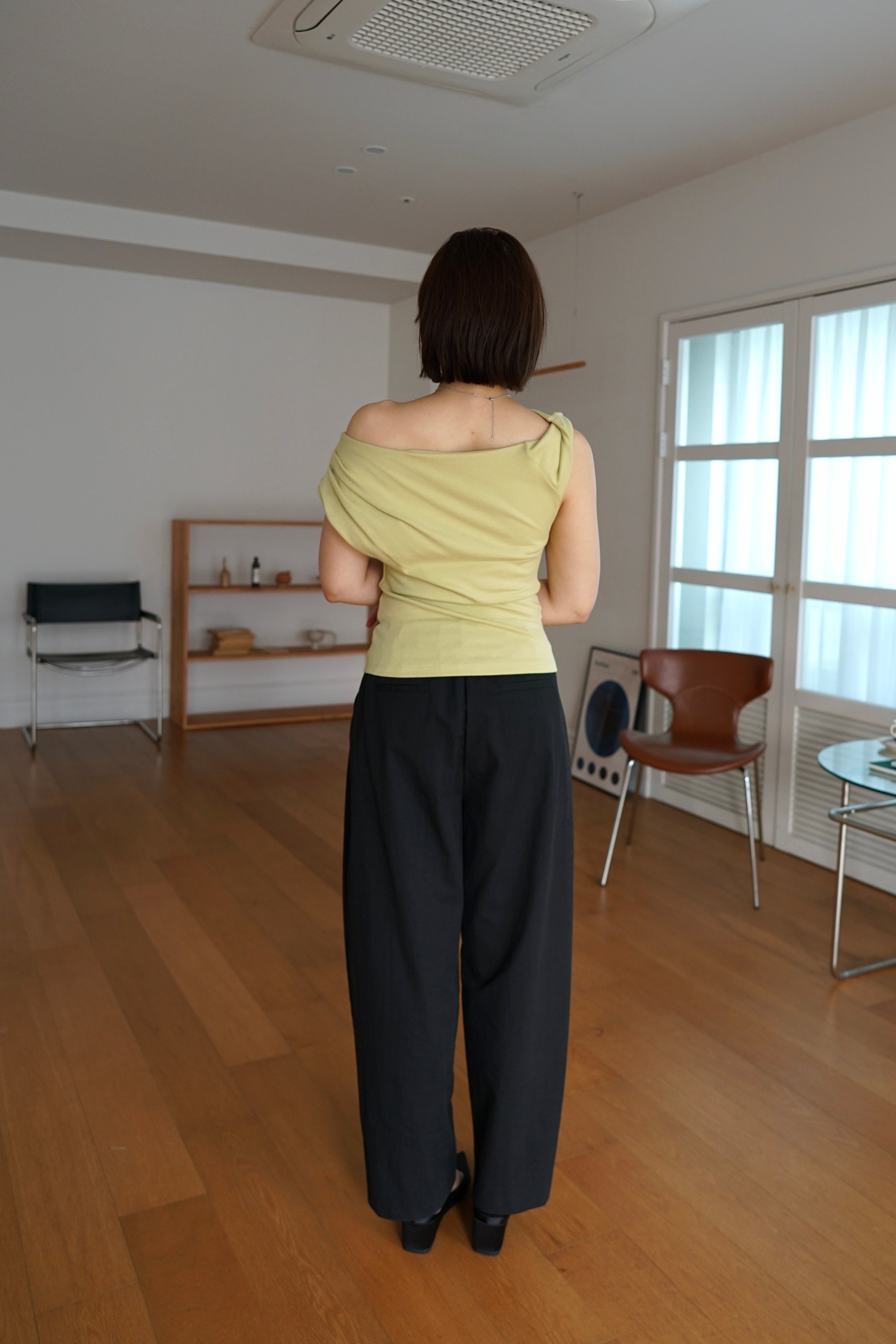 asymmetry twist sleeve soft tee