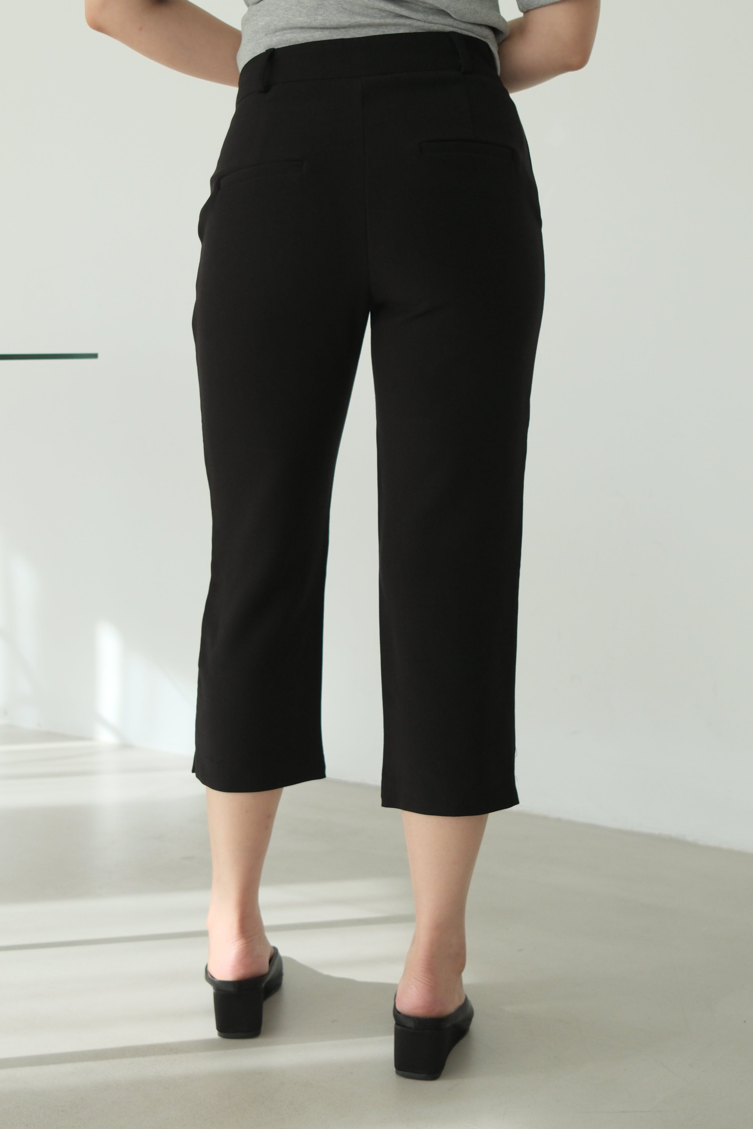 Glamour capri pants