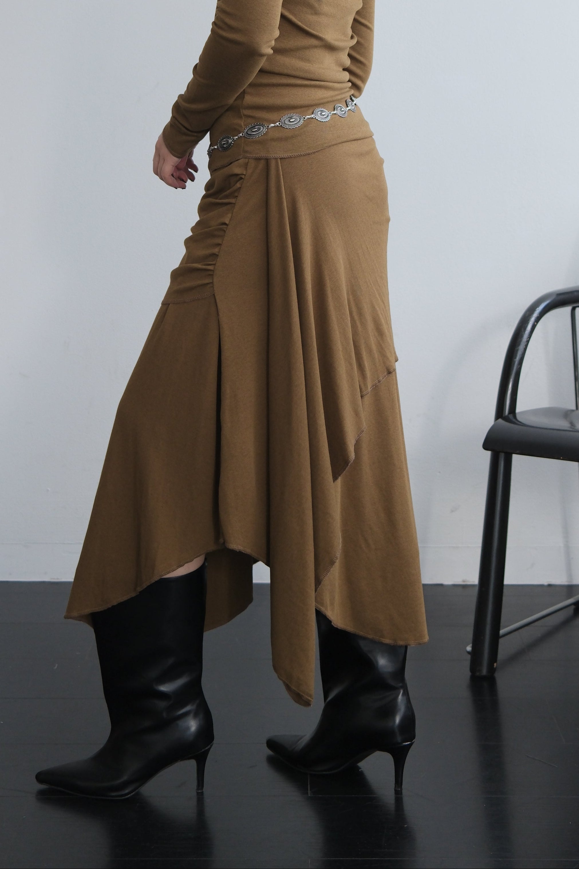 Evely unbalance skirt