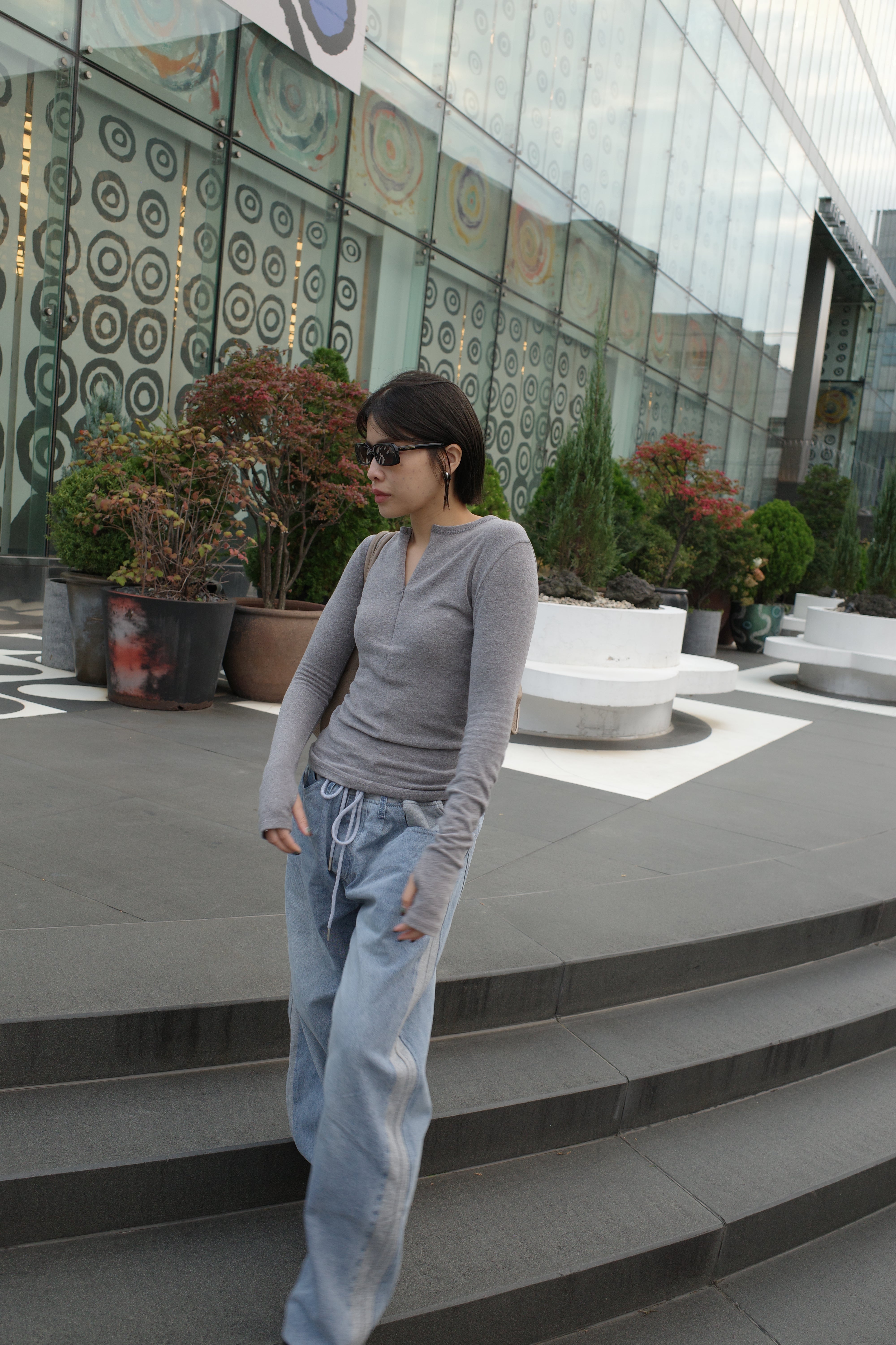 Romance halfzip longsleeve tee