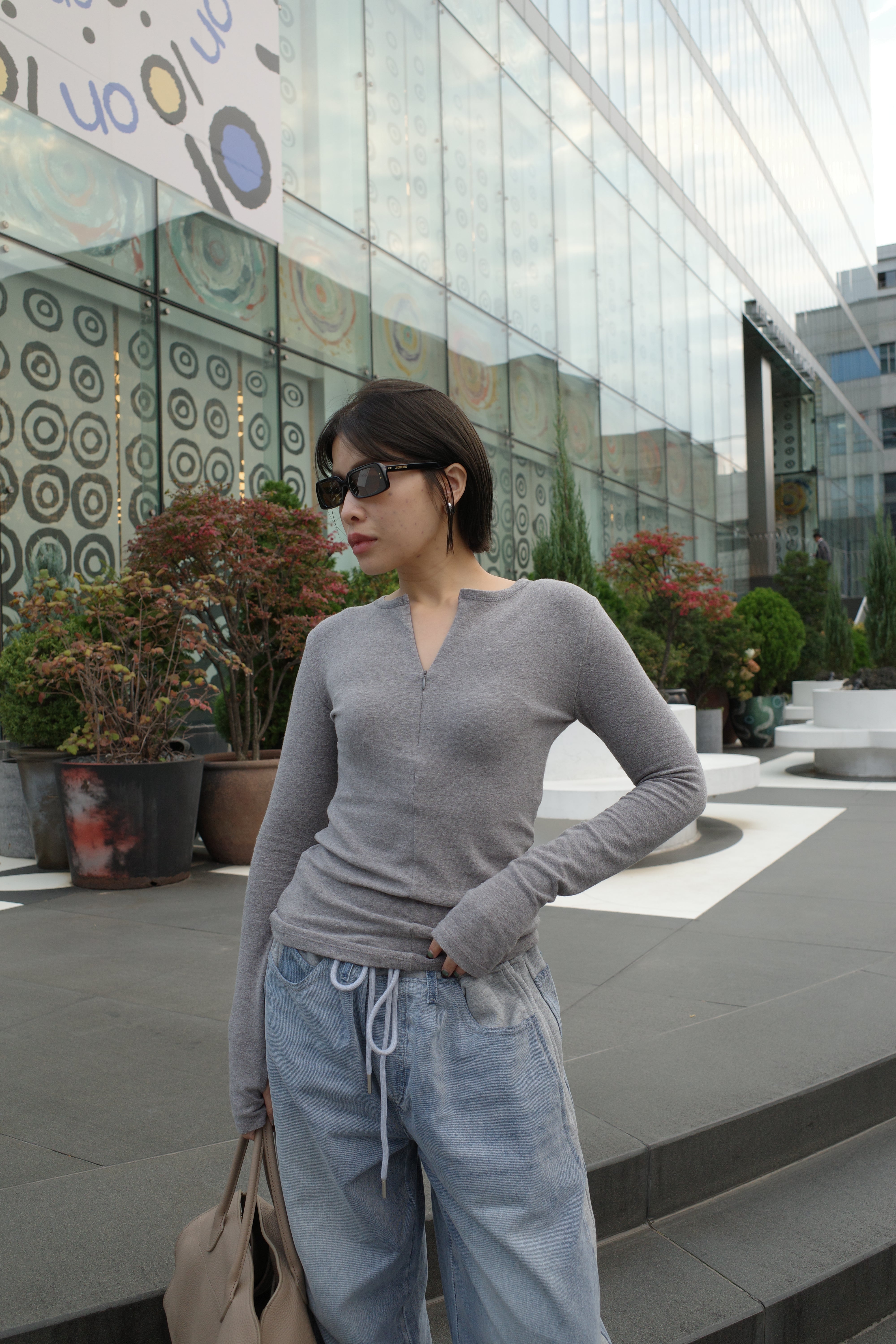 Romance halfzip longsleeve tee