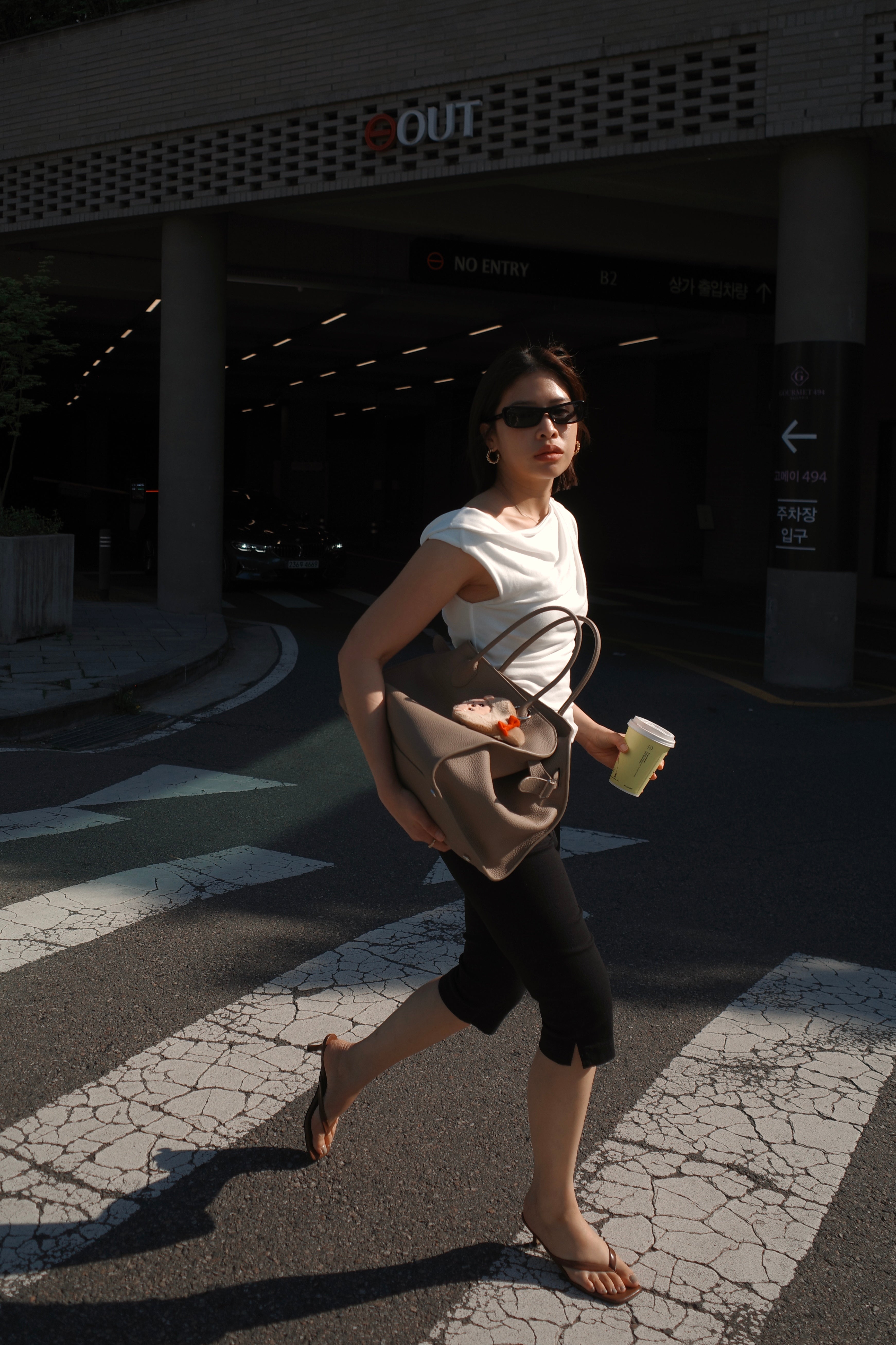 asymmetry twist sleeve soft tee