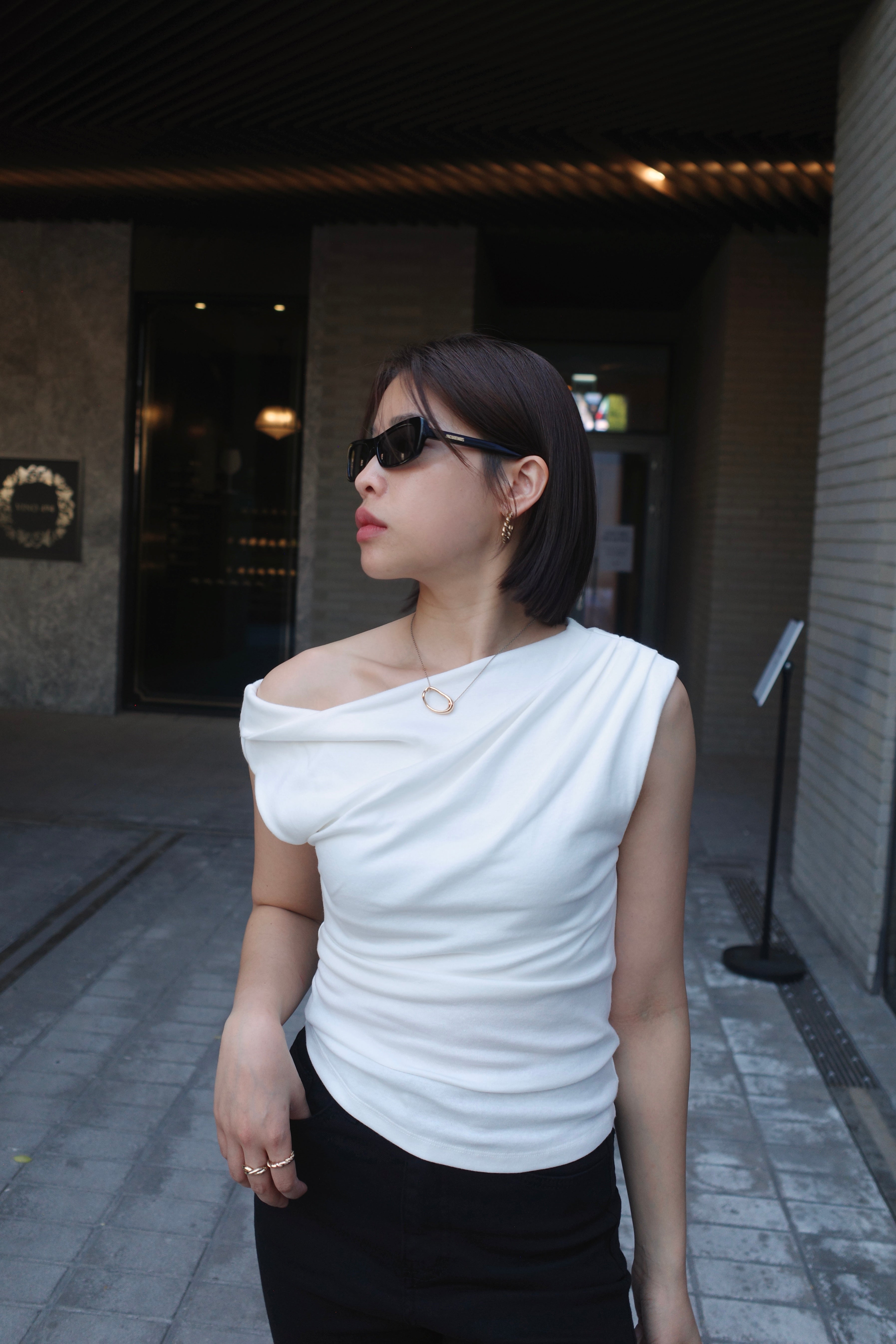asymmetry twist sleeve soft tee