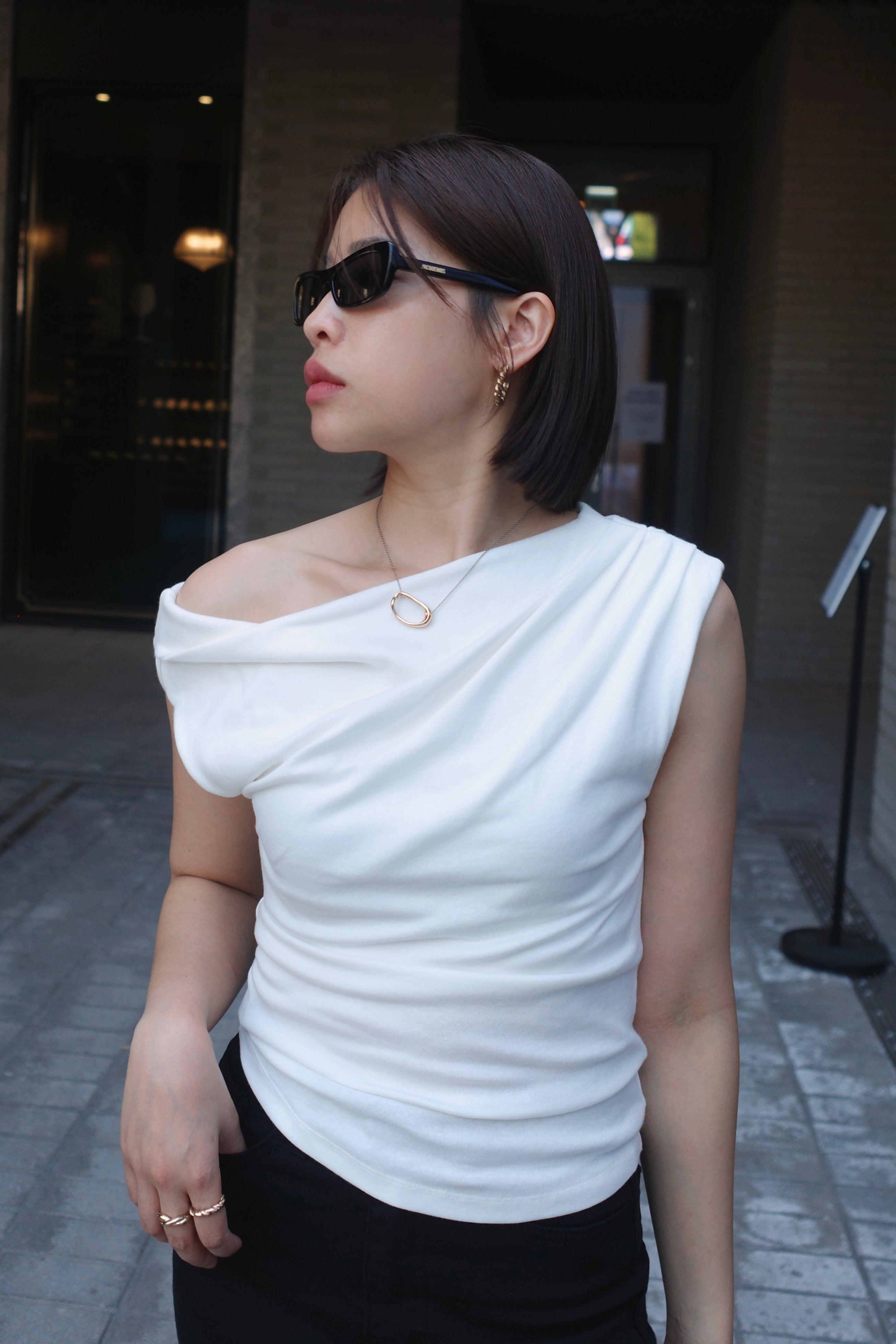 asymmetry twist sleeve soft tee