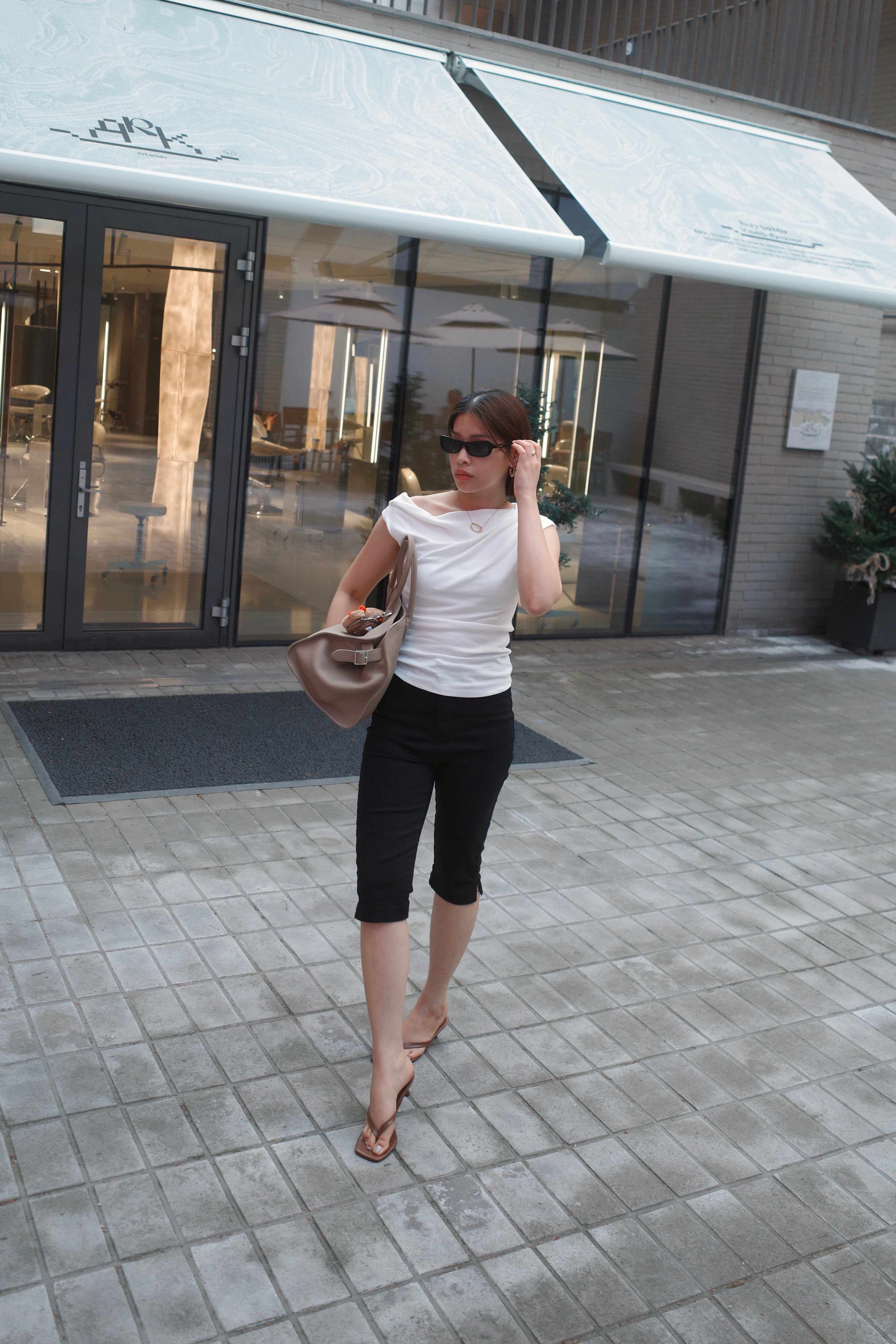 asymmetry twist sleeve soft tee