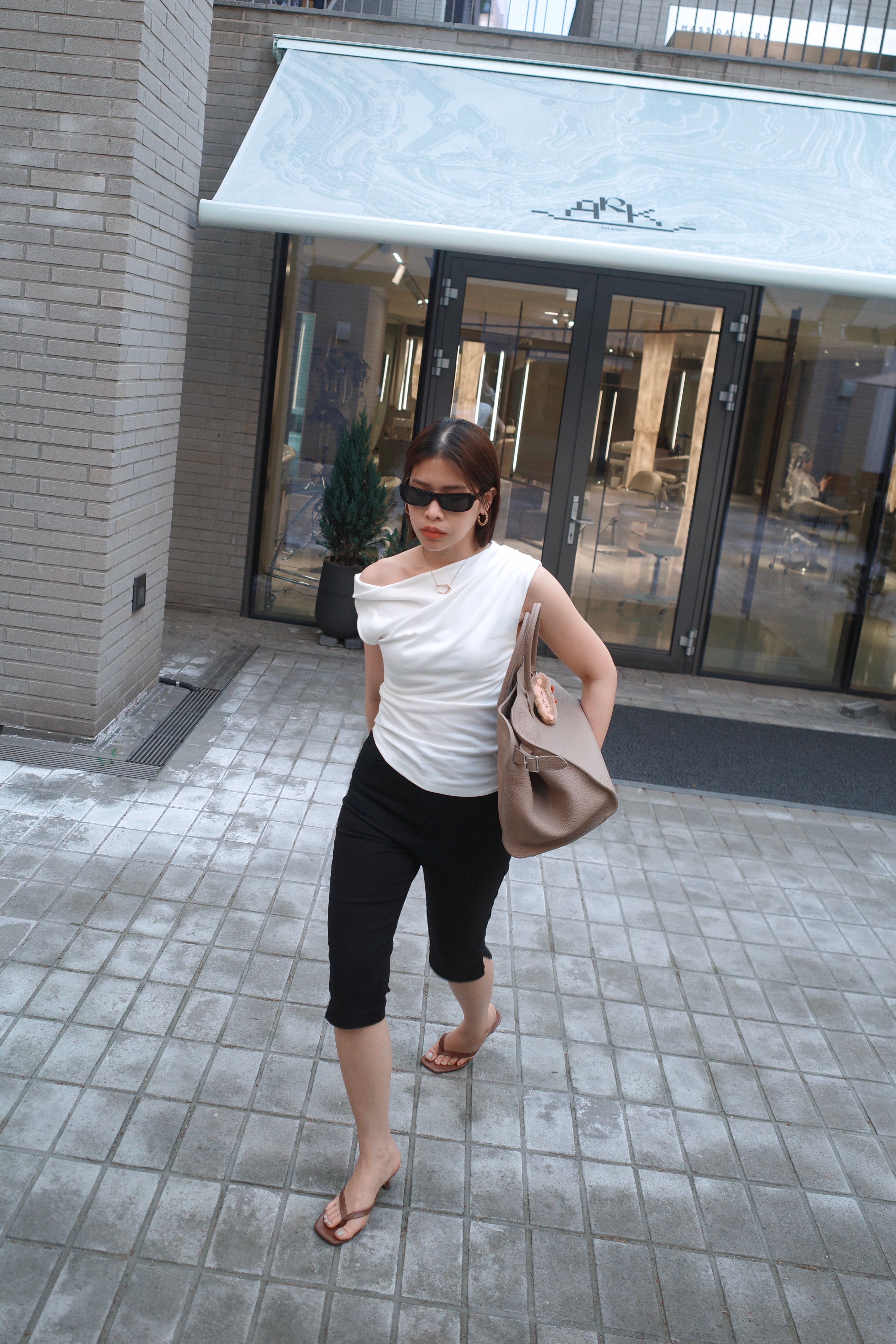 asymmetry twist sleeve soft tee