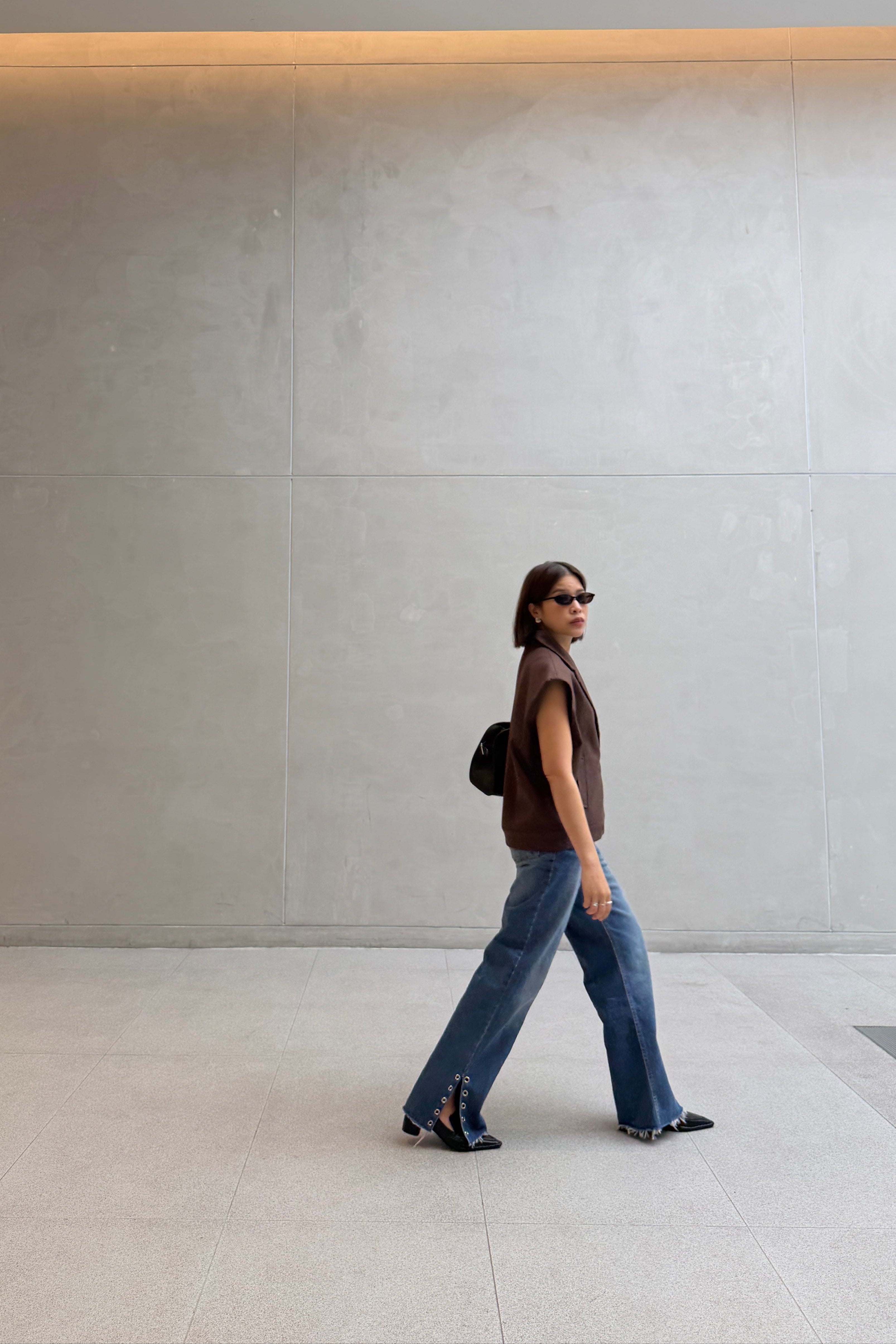 Eyelet split hem straight jeans