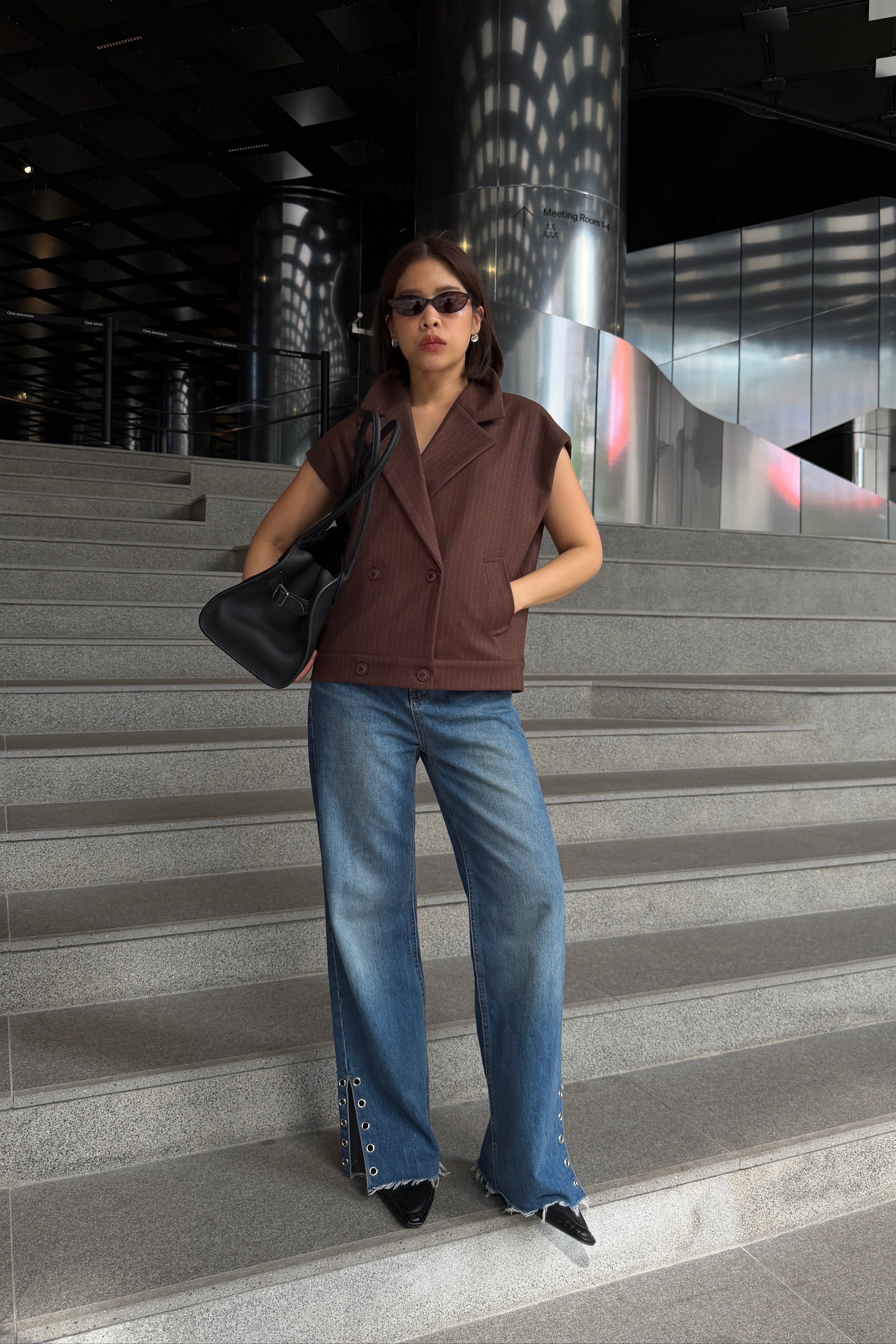 Eyelet split hem straight jeans