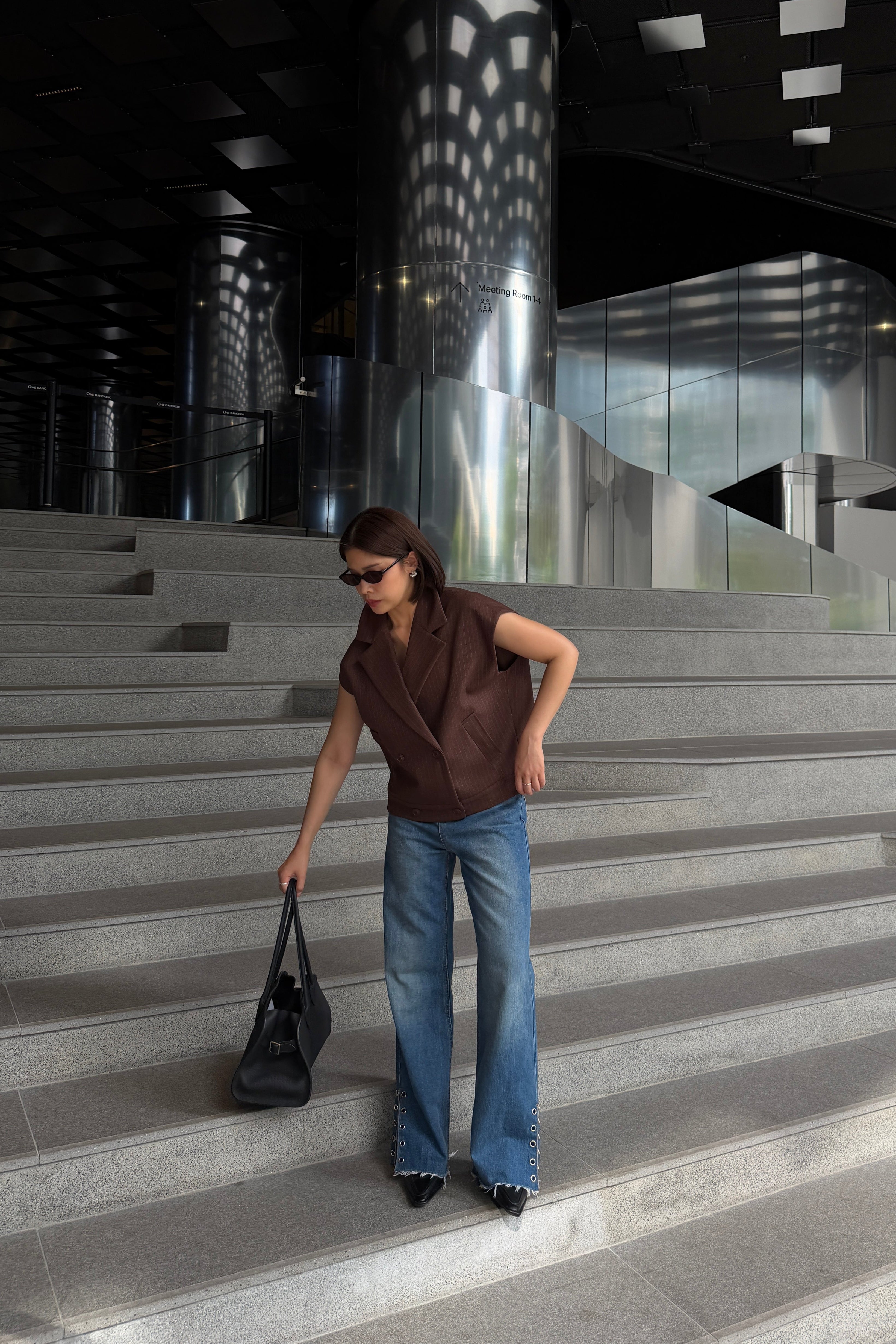 Eyelet split hem straight jeans
