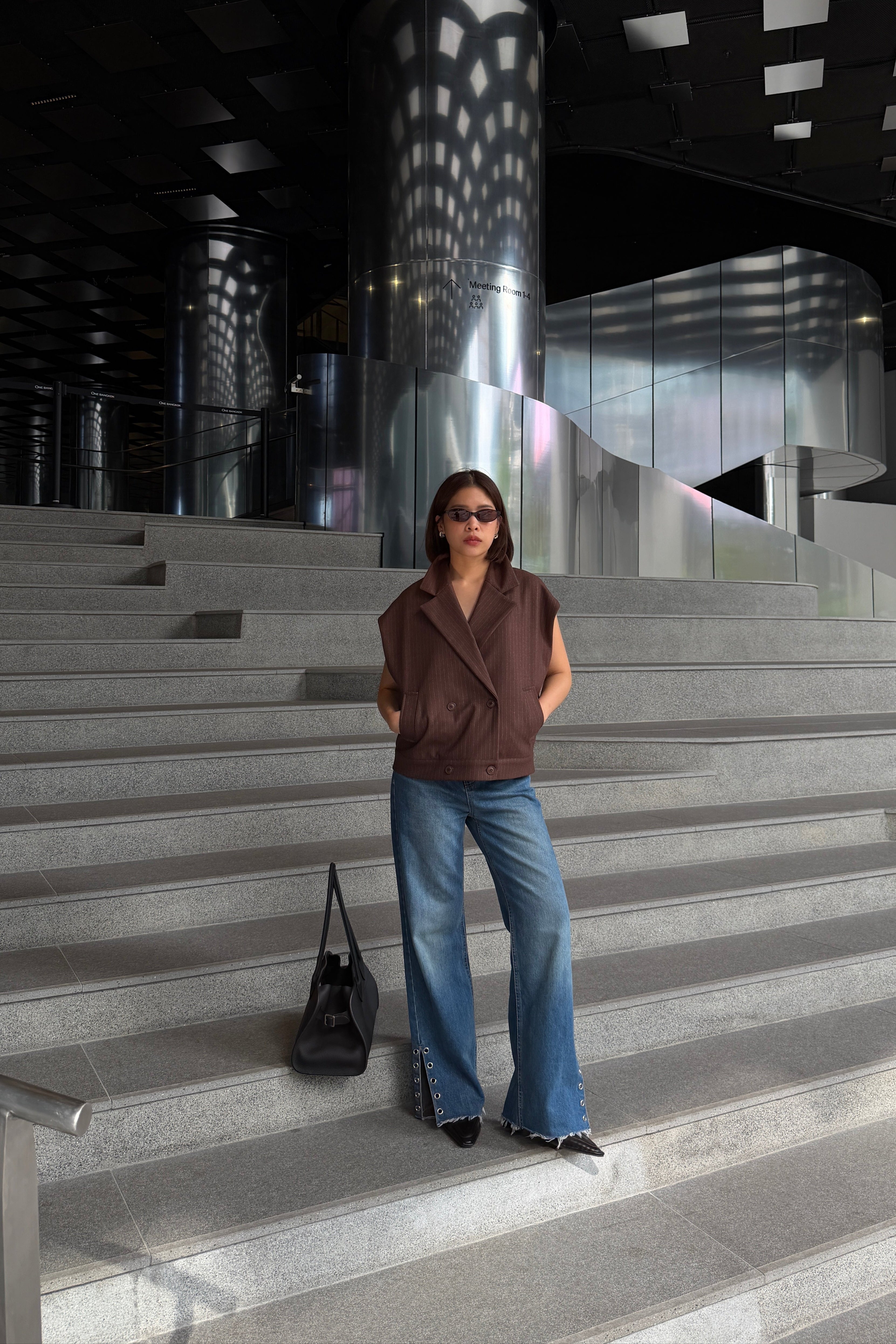 Eyelet split hem straight jeans