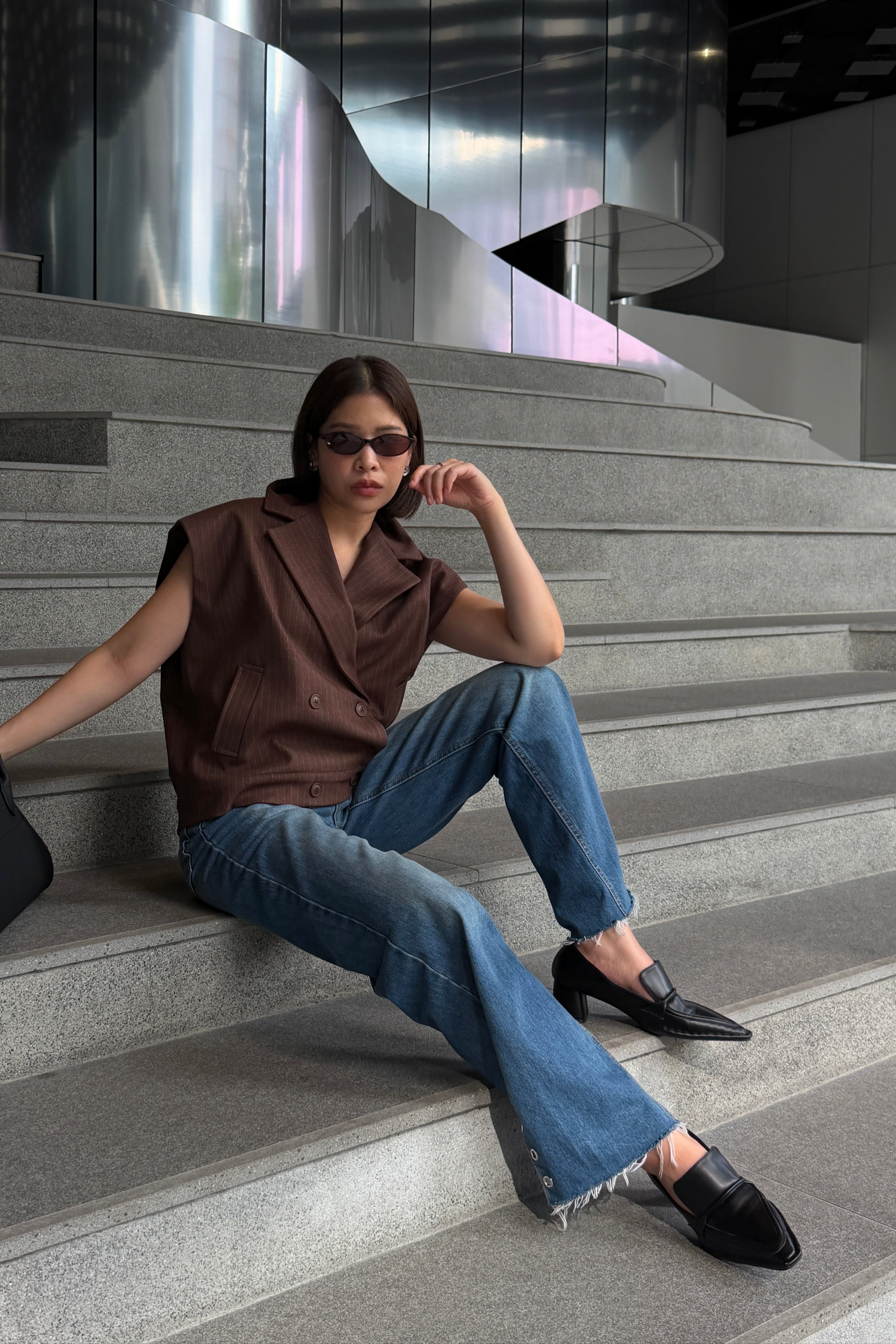 Eyelet split hem straight jeans