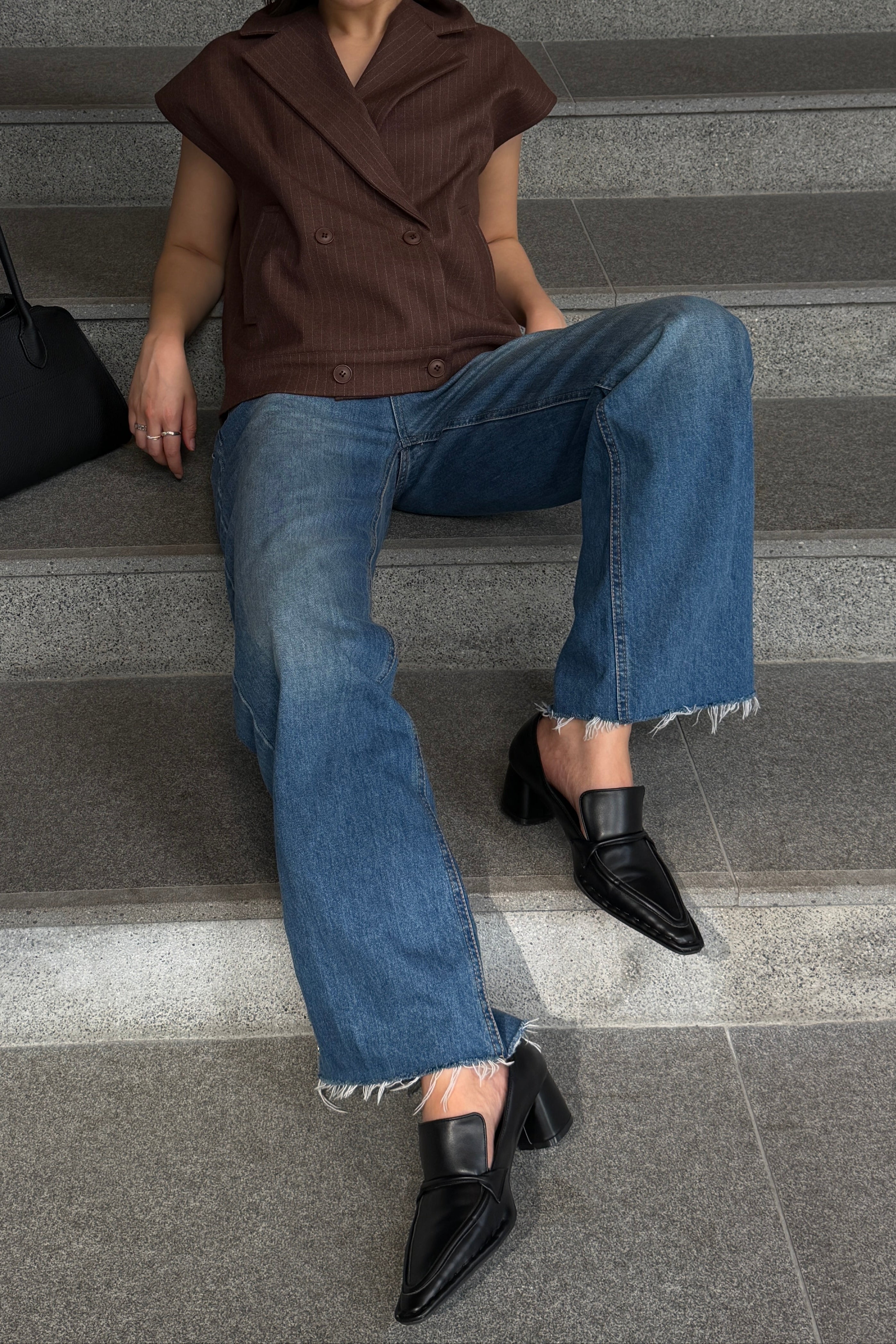Eyelet split hem straight jeans