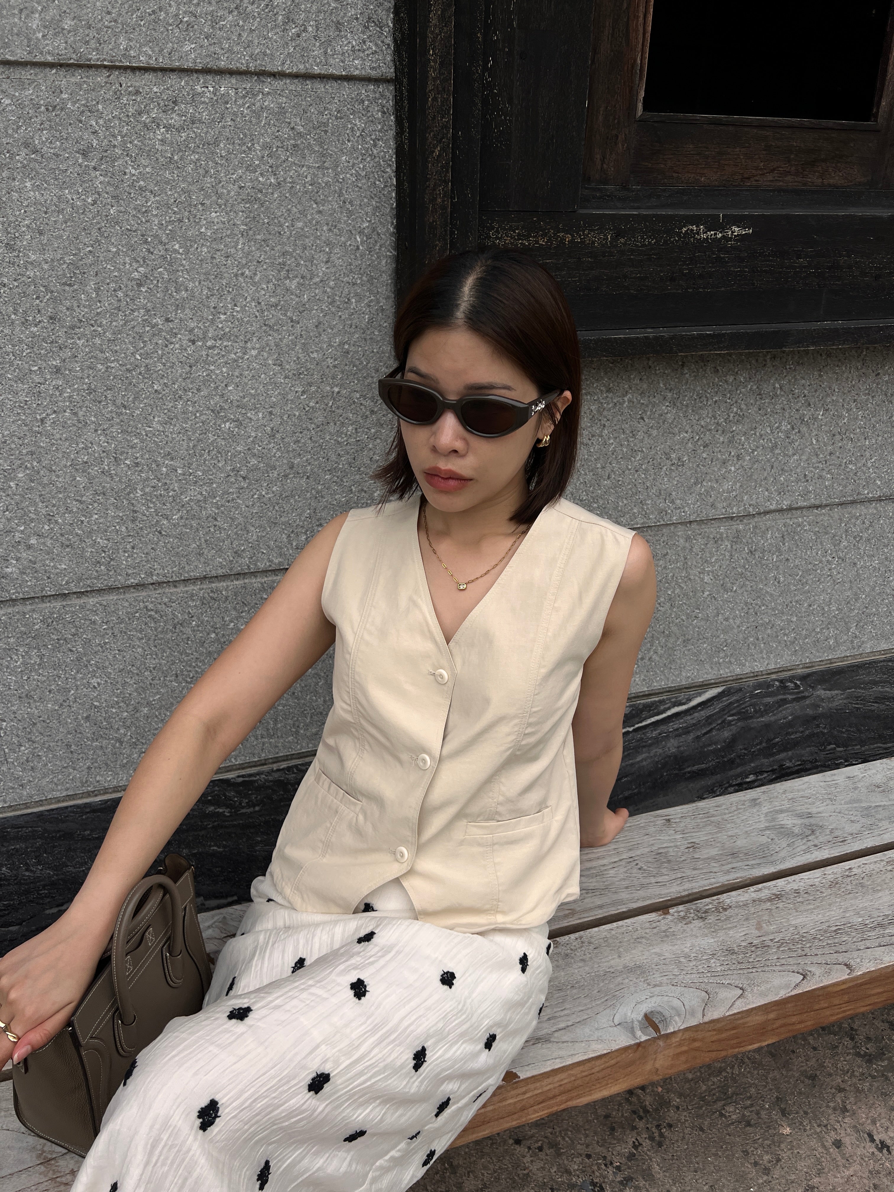 curvy Linen vest