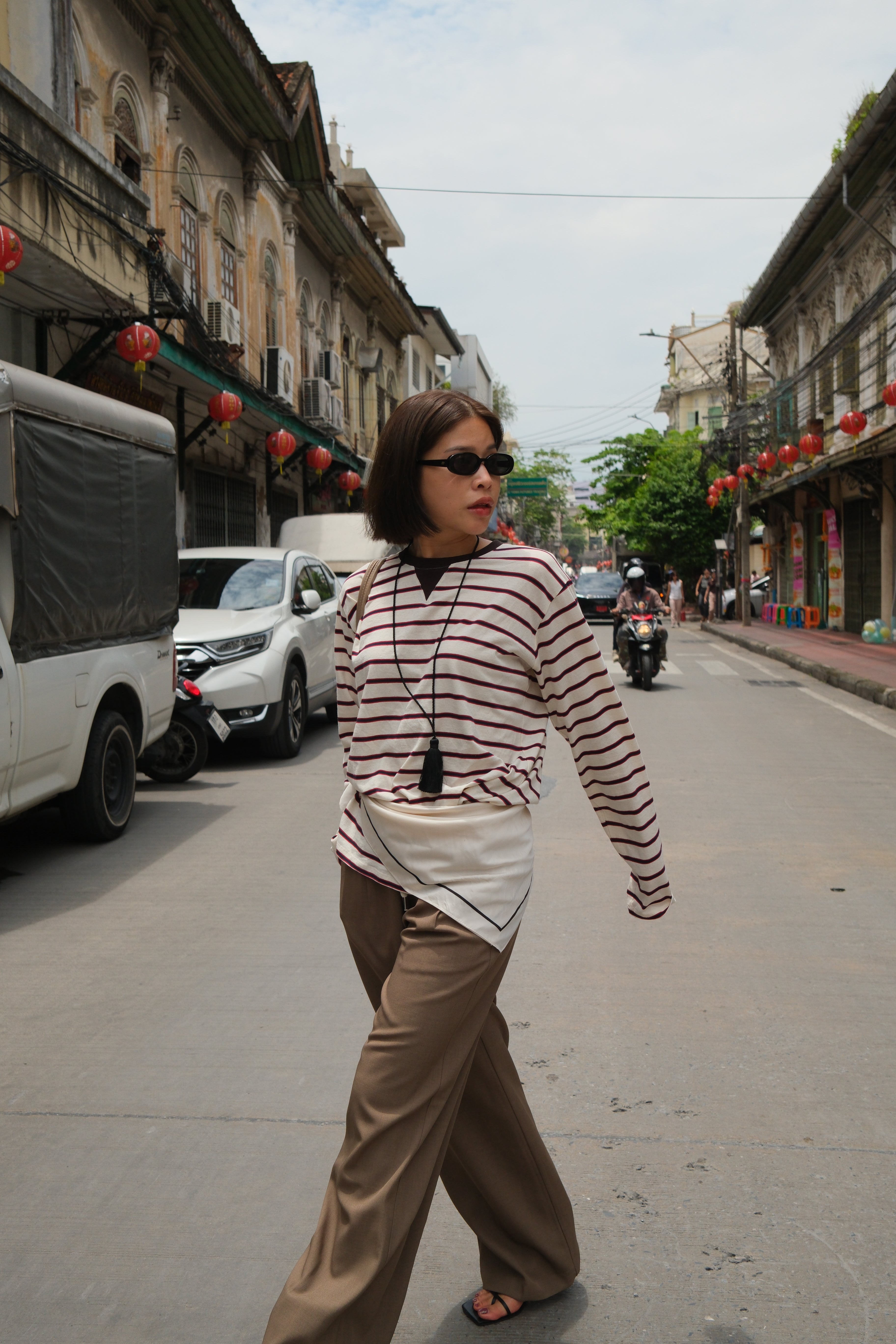 Triangle collar striped long-sleeve soft tee