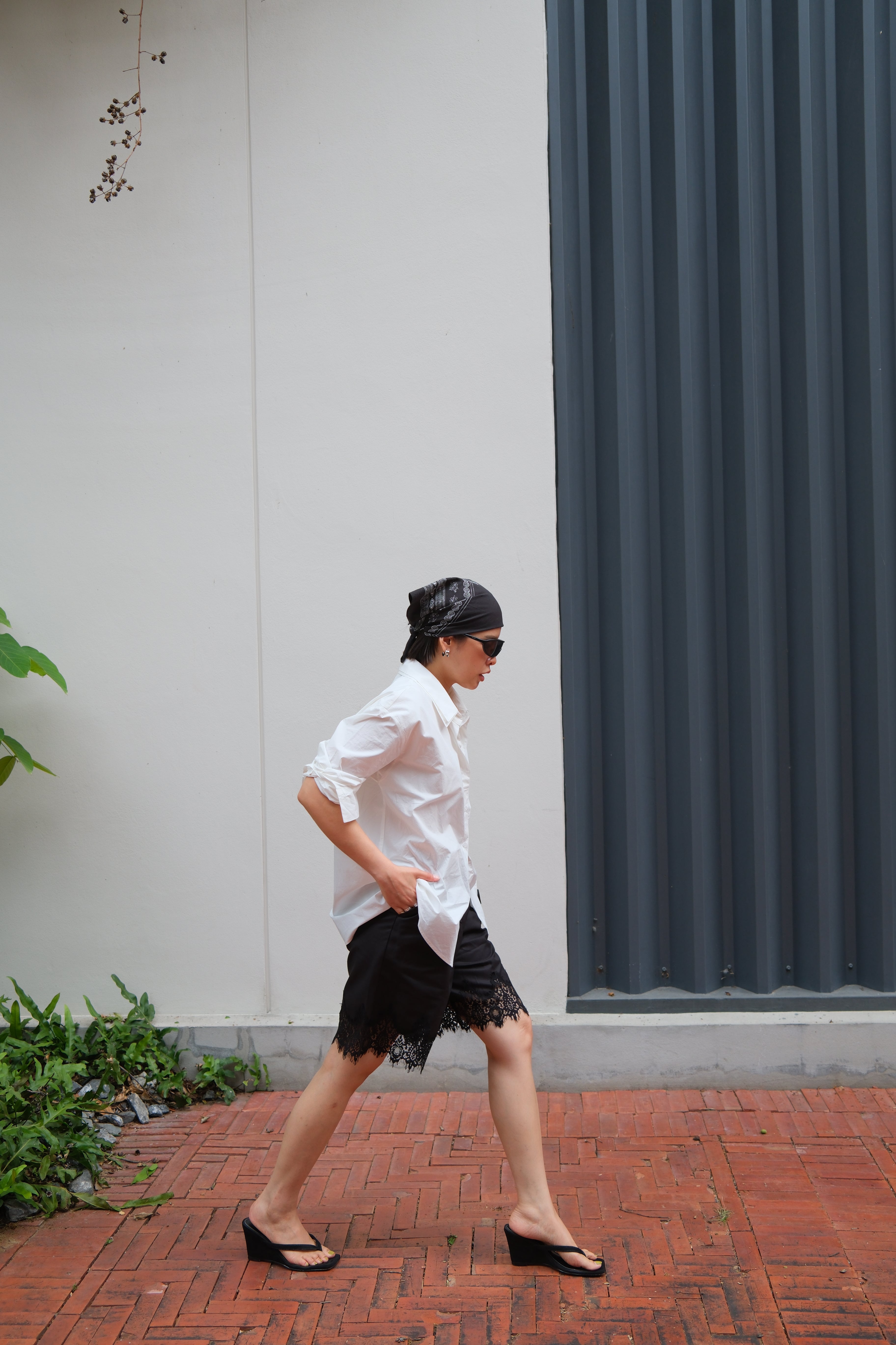 Como Lace Bermuda shorts