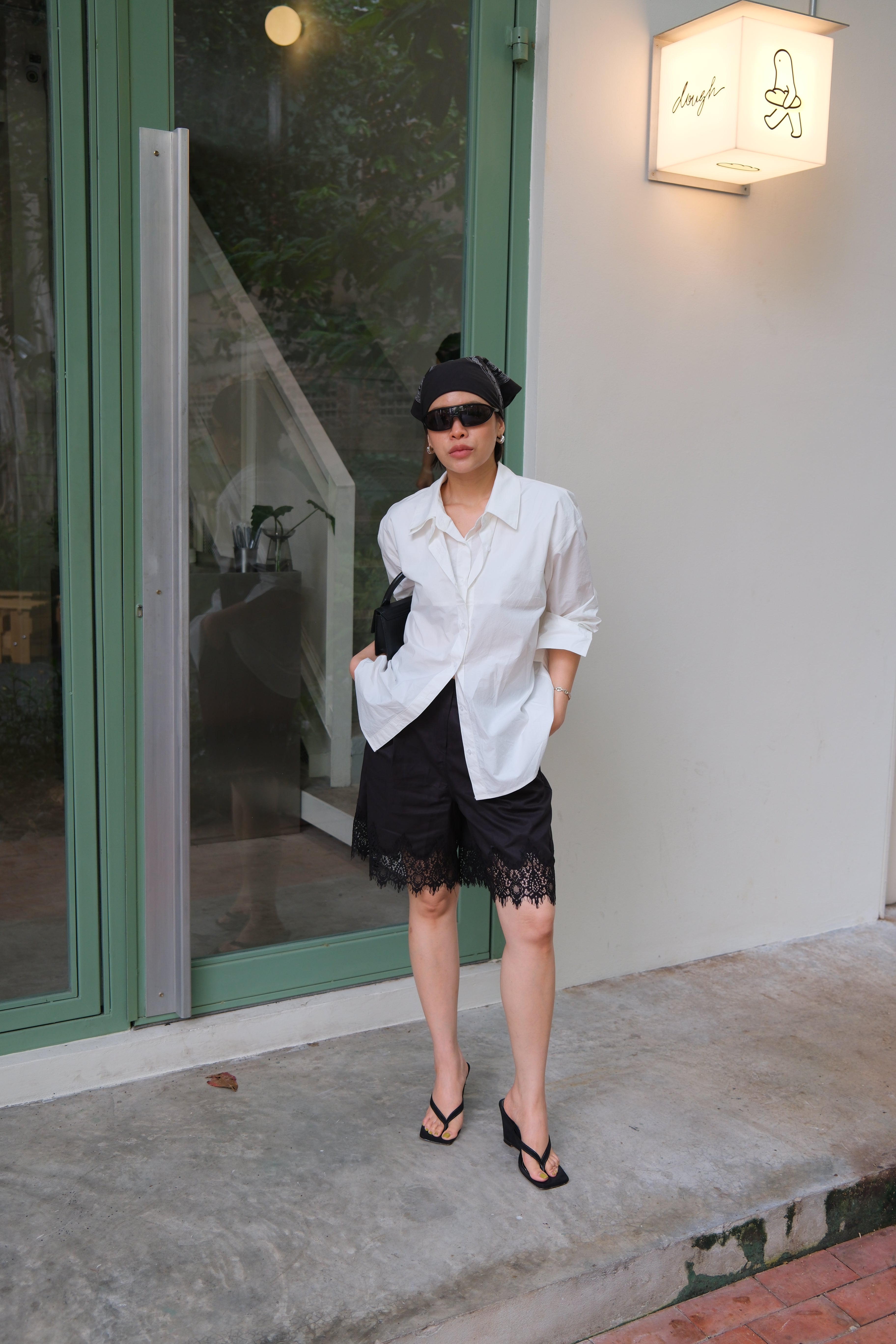 Como Lace Bermuda shorts