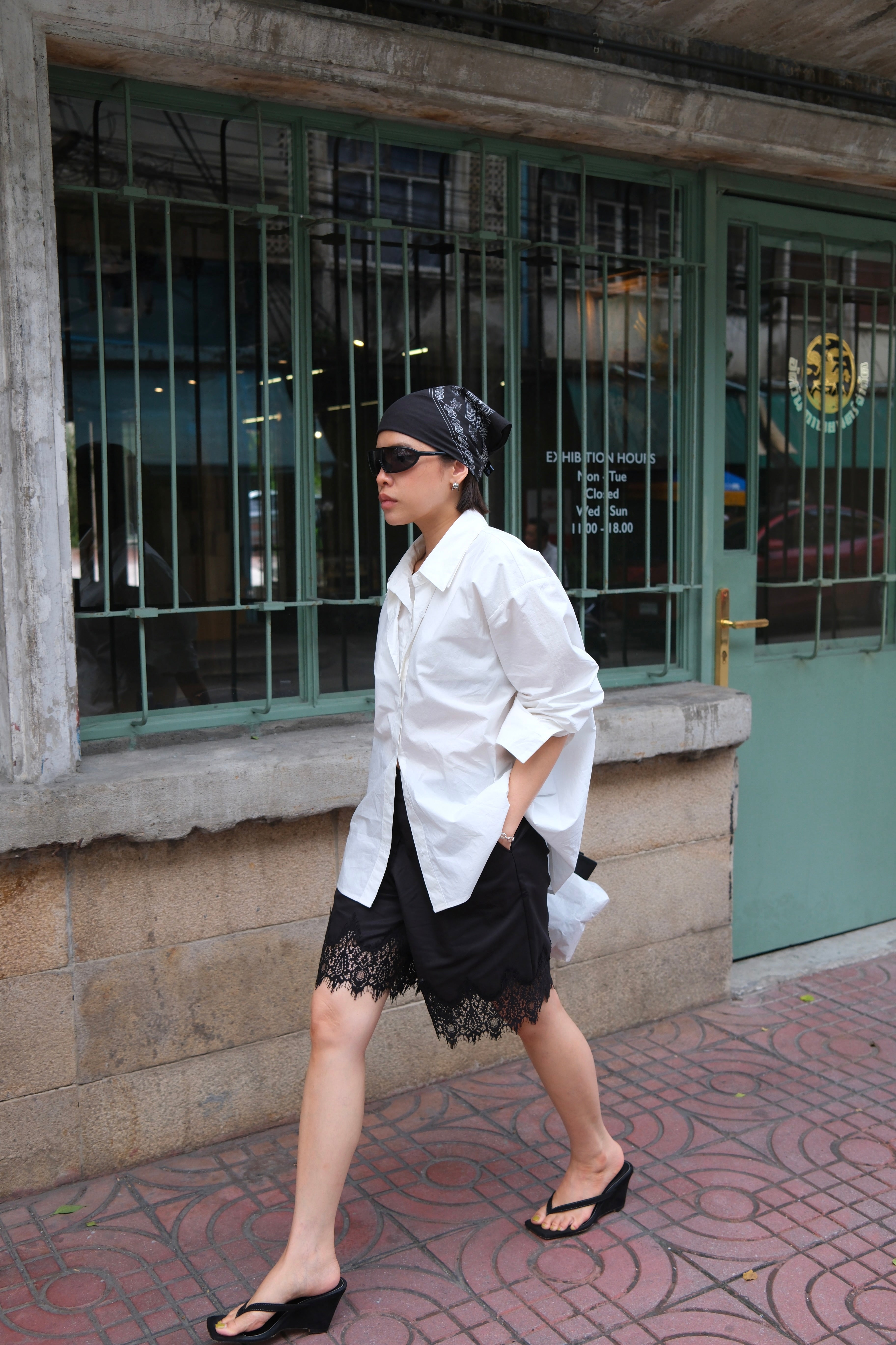 Como Lace Bermuda shorts