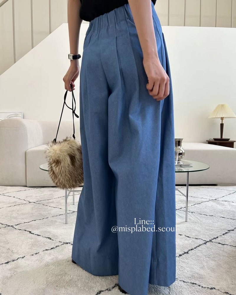 pleated wide leg trousers
