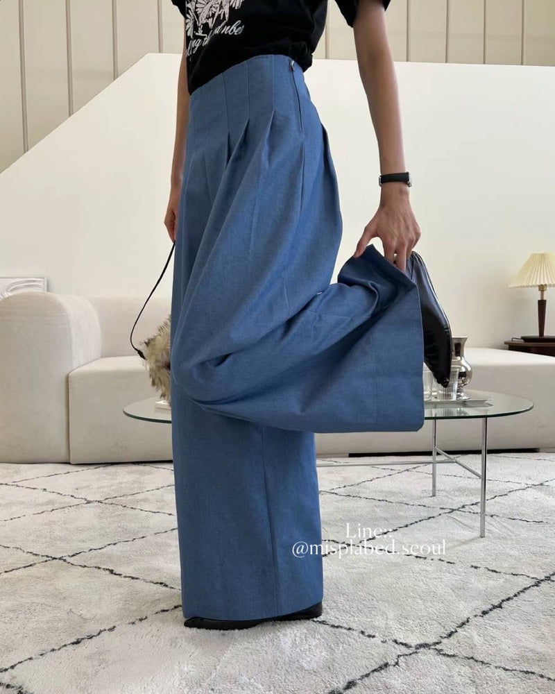 pleated wide leg trousers
