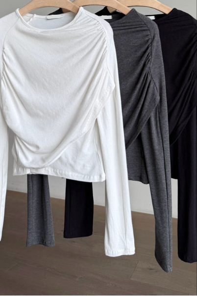 Howl long sleeve top