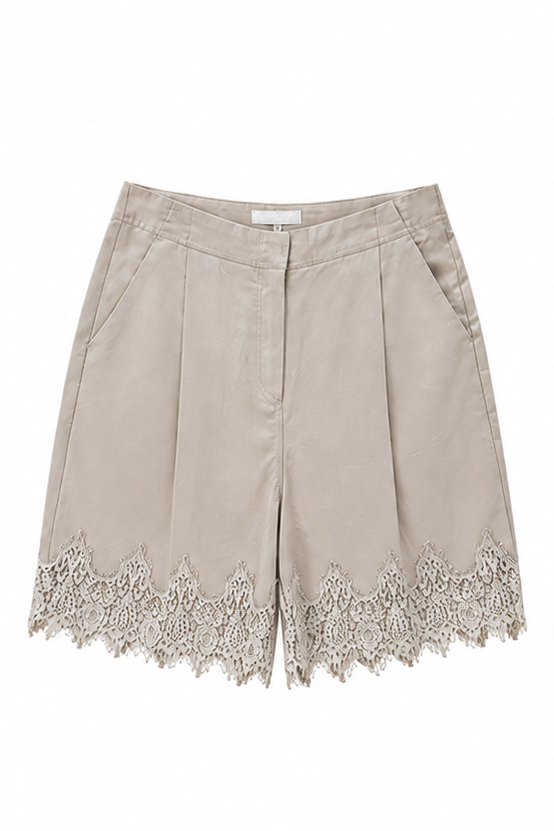 Como Lace Bermuda shorts