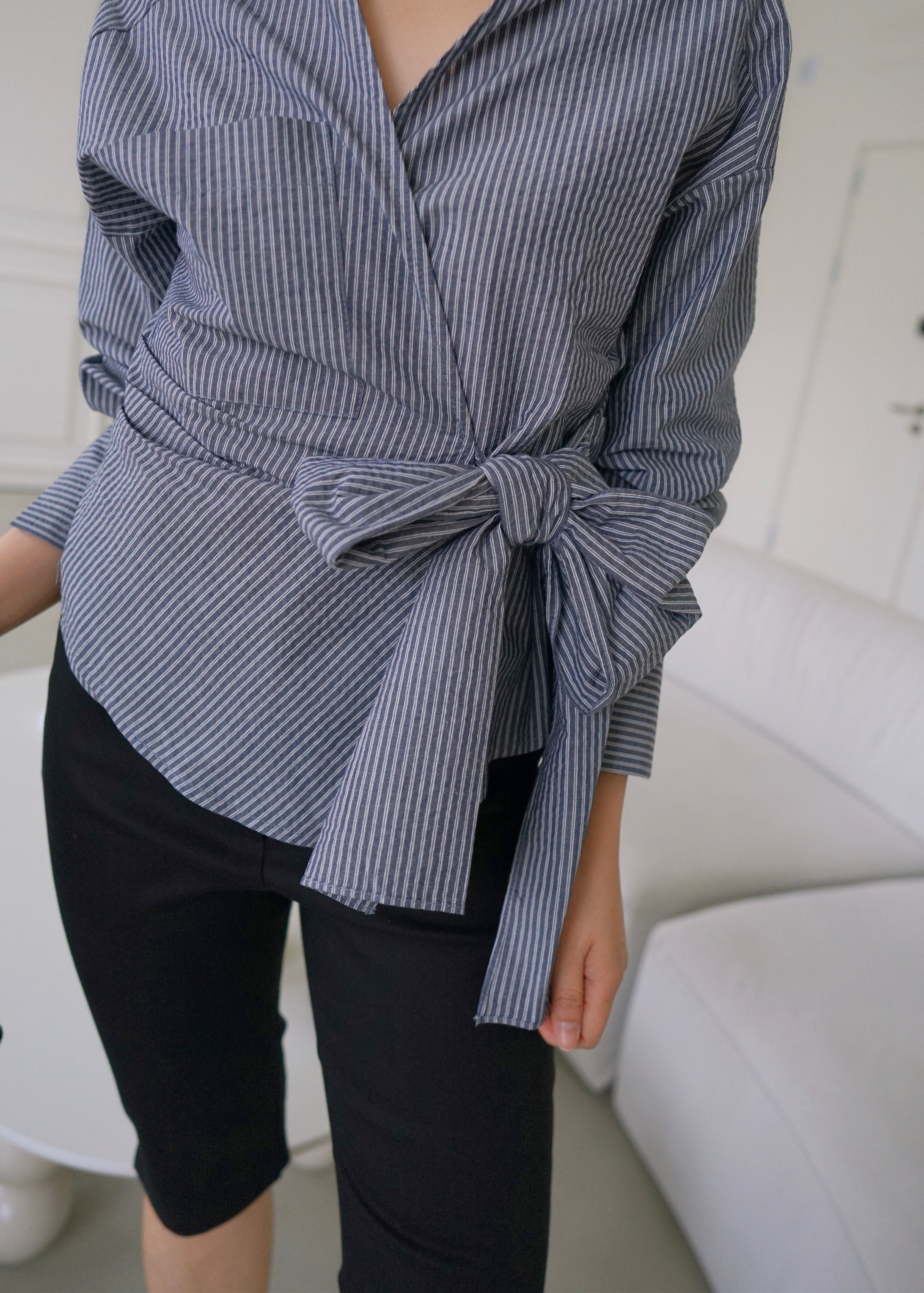 stripe wrap slim blouse