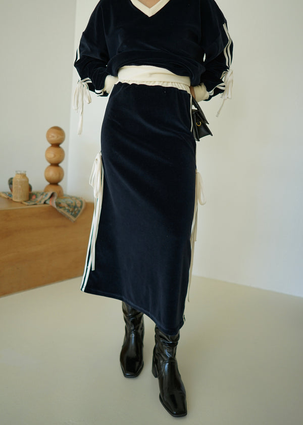 Velvet side ribbon midi skirt