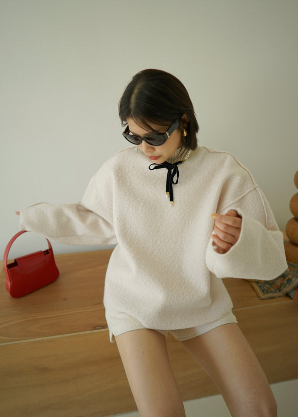 Fleece curve sleeve turtleneck pullover