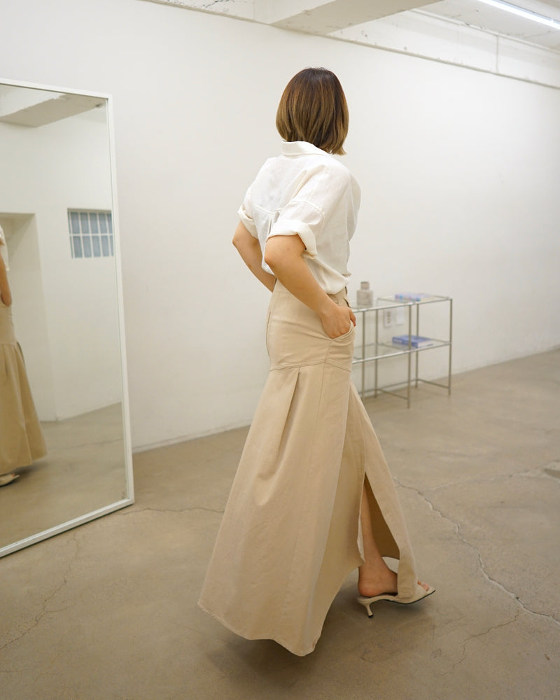 Front slit tulip denim skirt