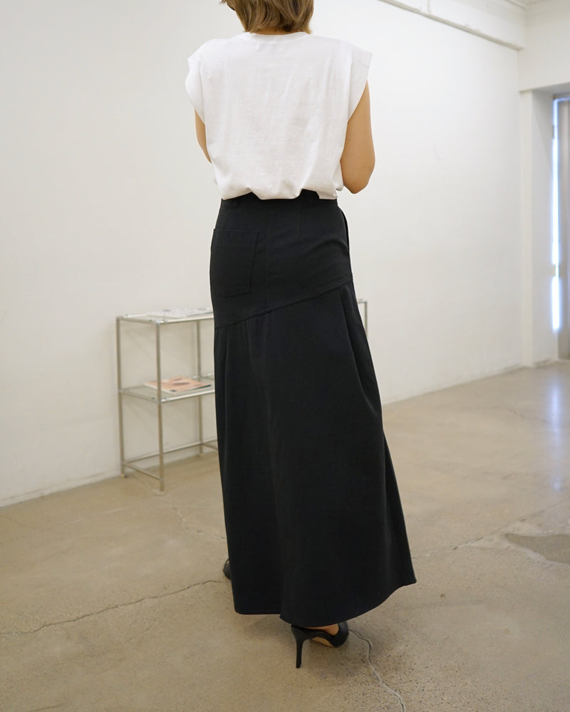 Front slit tulip denim skirt