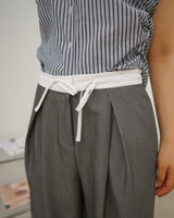 elasticated waistband pleated trousers