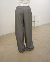 elasticated waistband pleated trousers