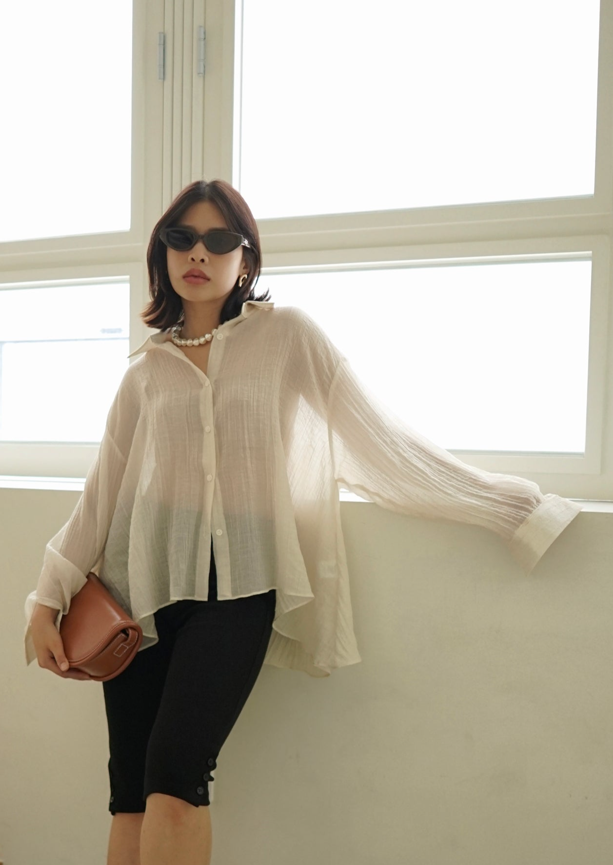 semi sheer unbalance wide shirt