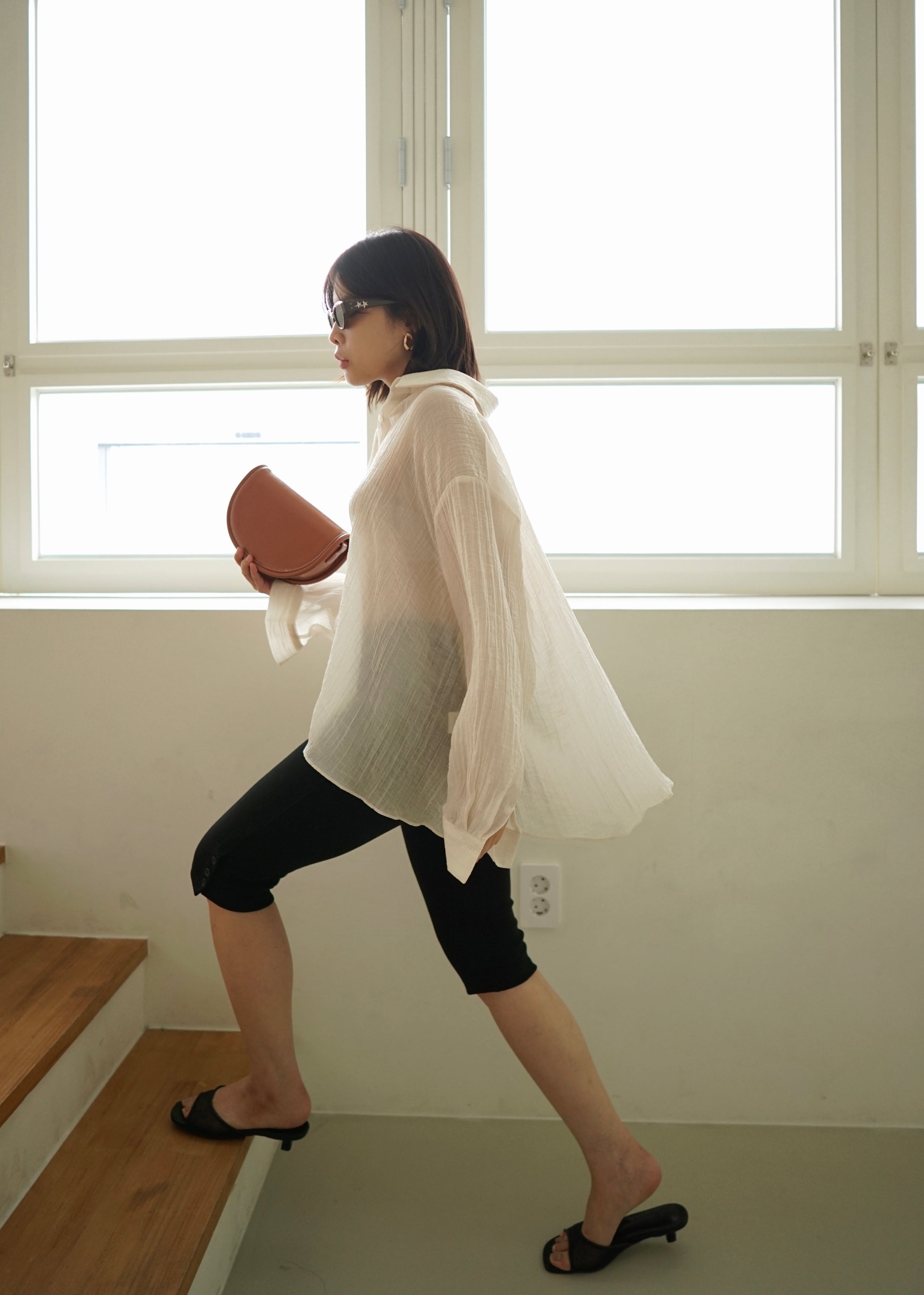 semi sheer unbalance wide shirt